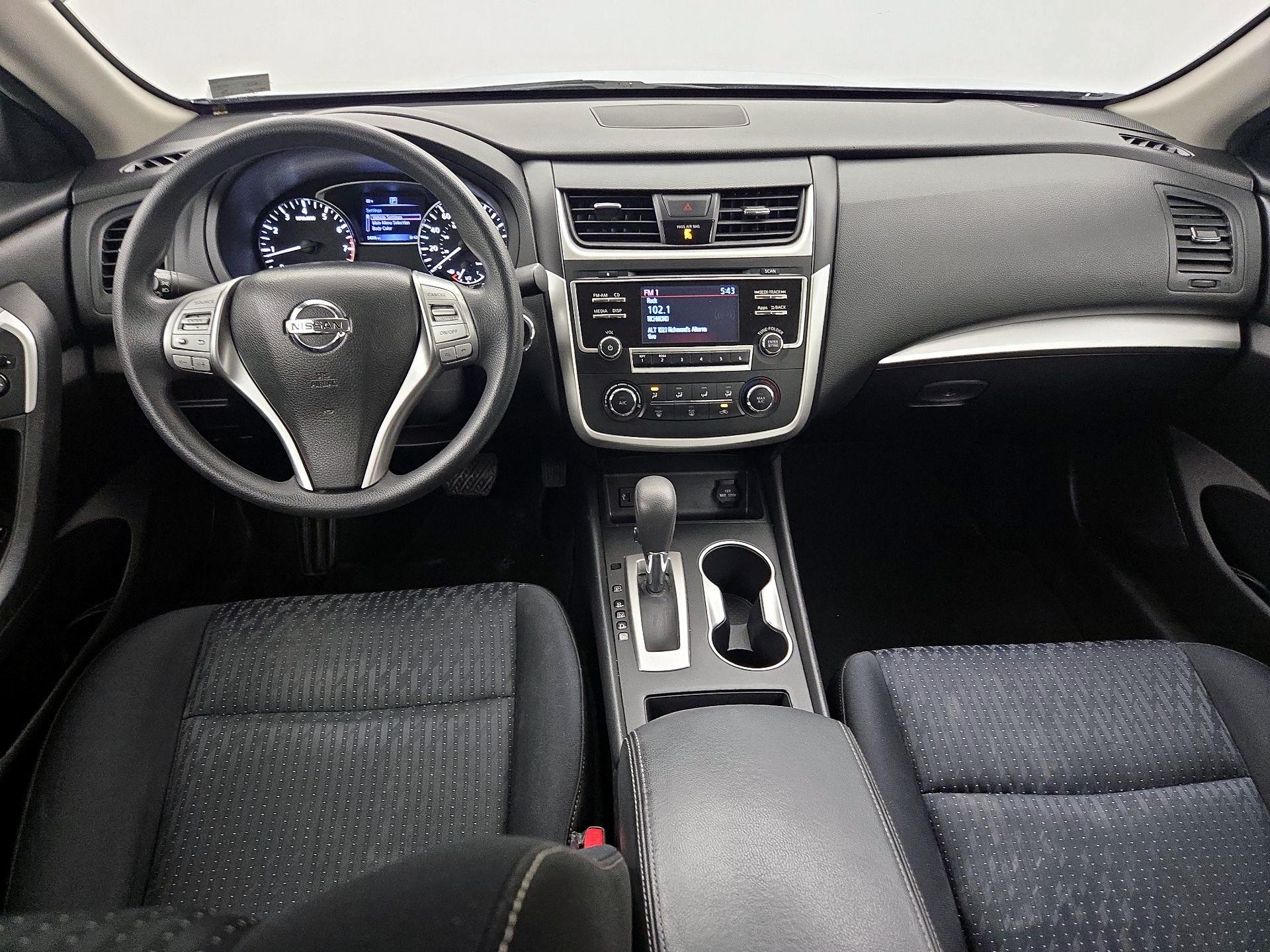 Thumbnail: 2016 Nissan Altima - 9