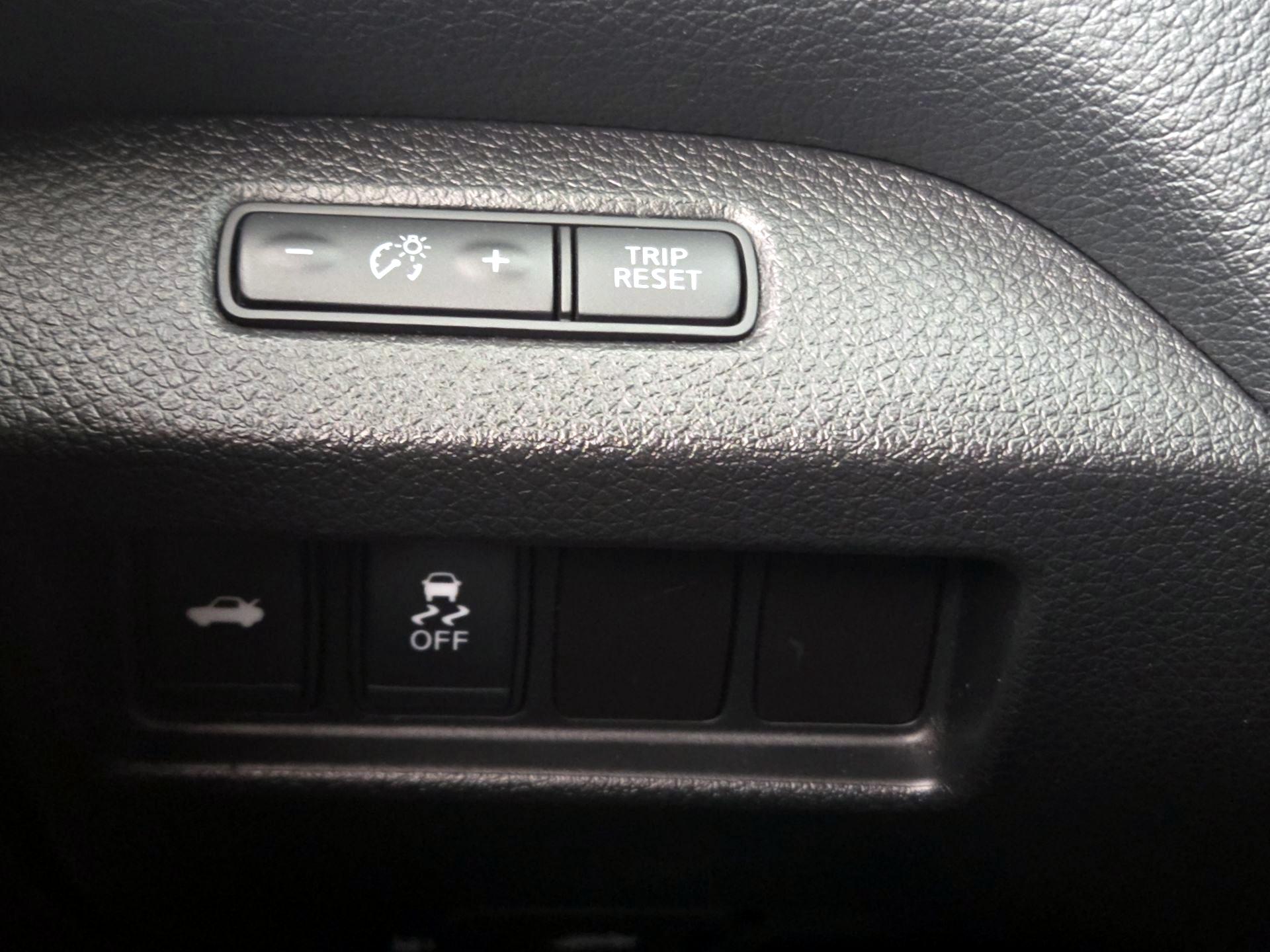 Thumbnail: 2016 Nissan Altima - 13