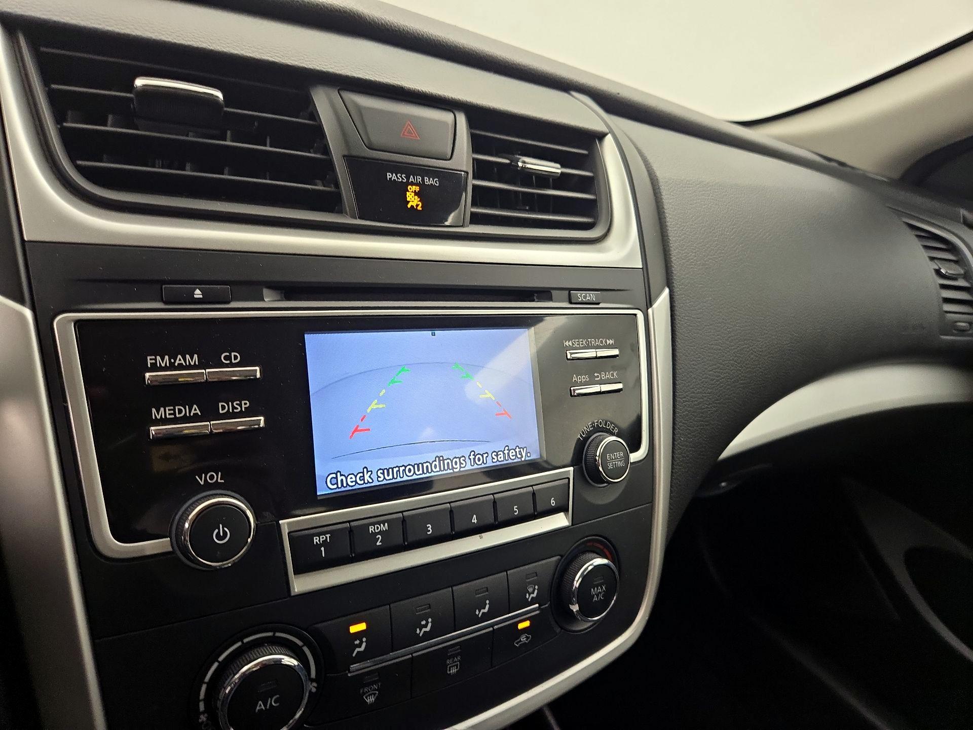 Thumbnail: 2016 Nissan Altima - 14