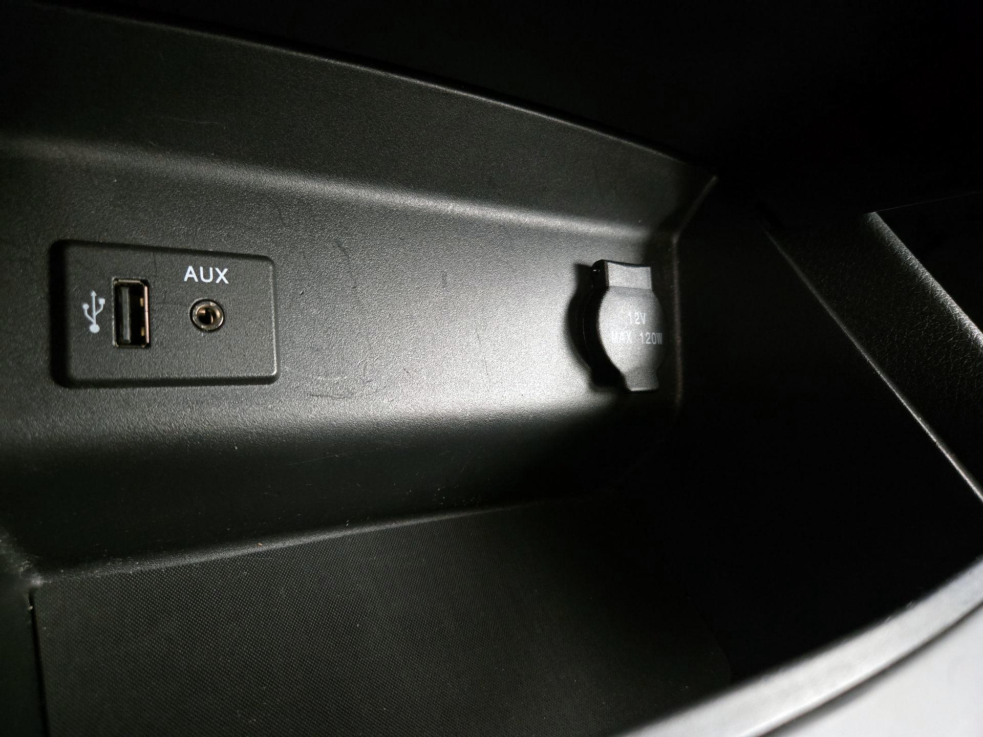 Thumbnail: 2016 Nissan Altima - 18