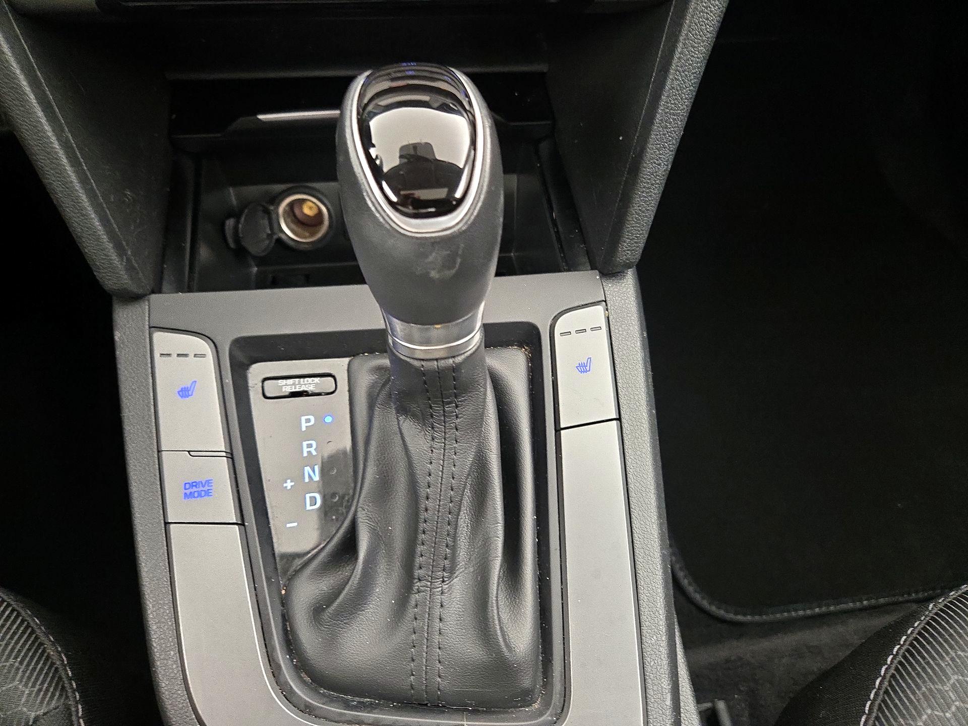 Thumbnail: 2017 Hyundai Elantra - 17