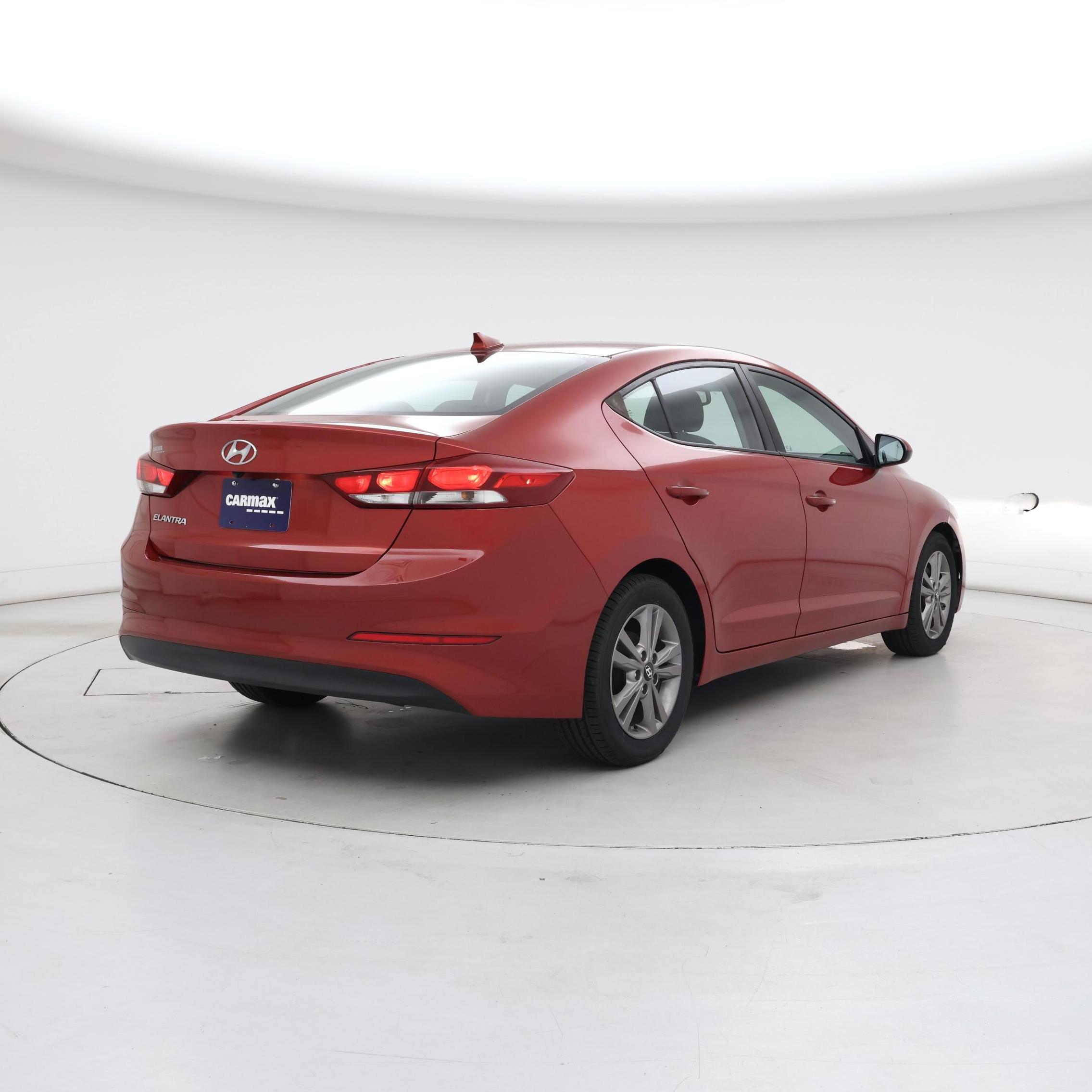 Thumbnail: 2017 Hyundai Elantra - 8