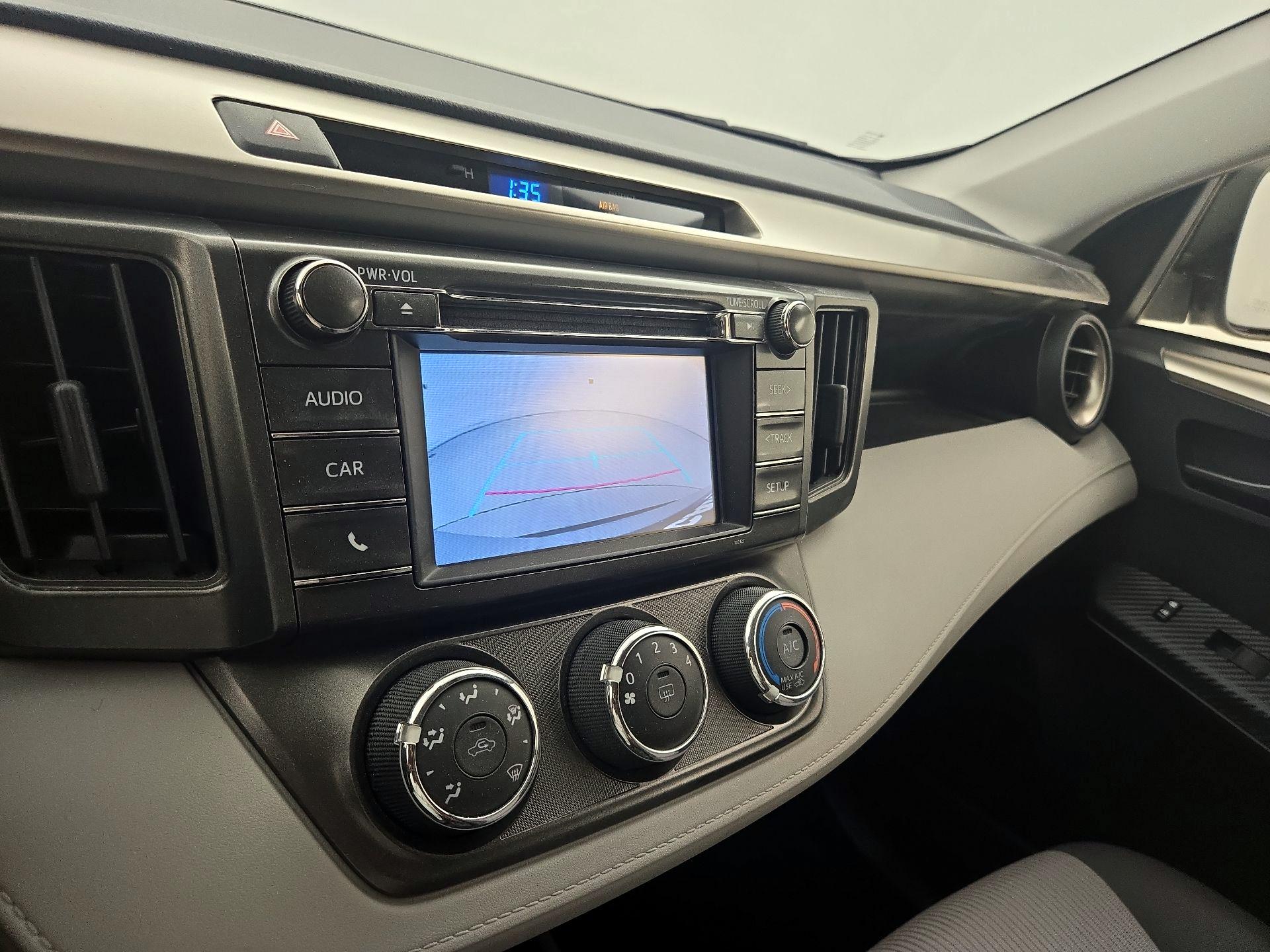 Thumbnail: 2015 Toyota RAV4 - 14