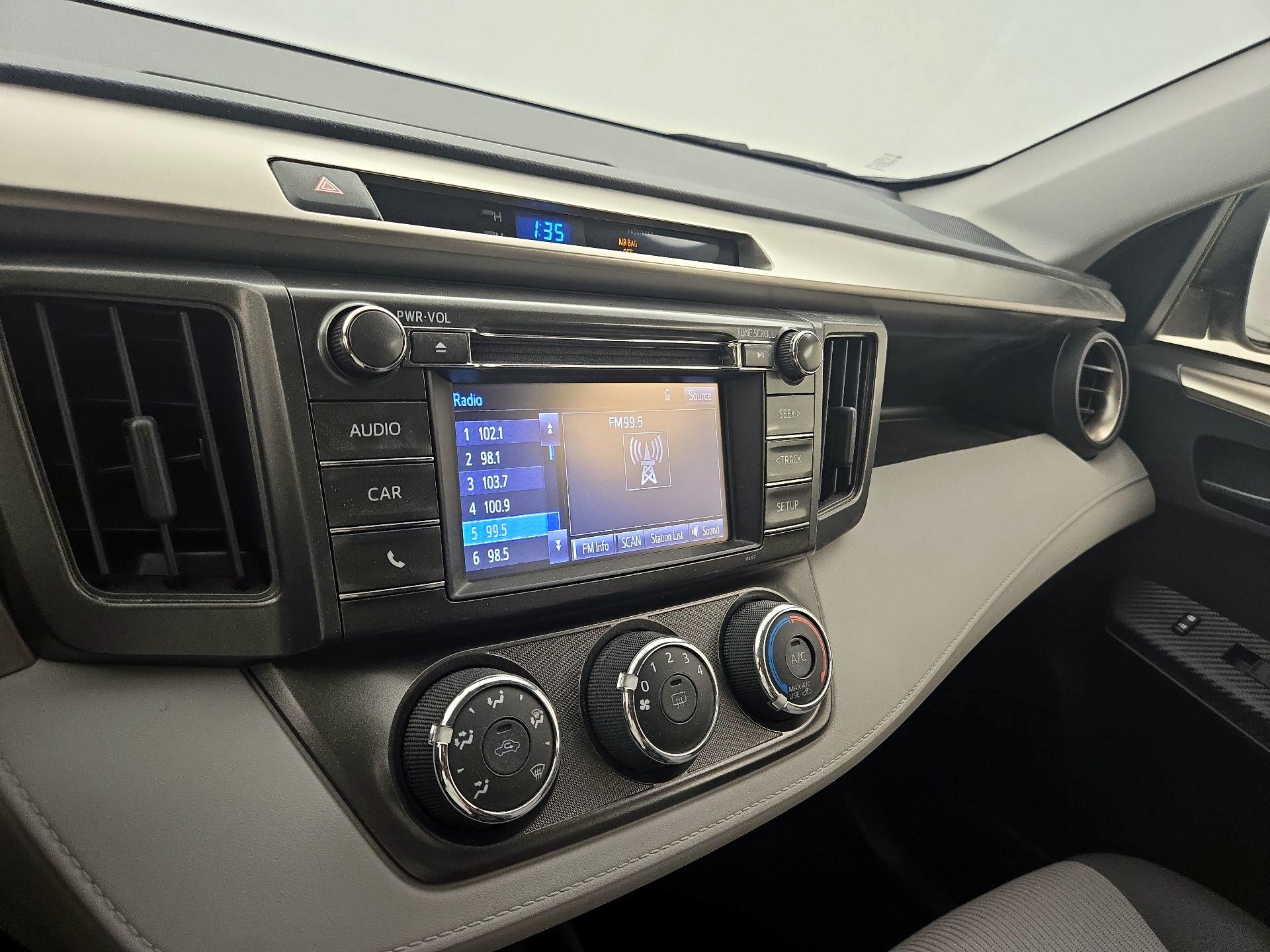 Thumbnail: 2015 Toyota RAV4 - 15