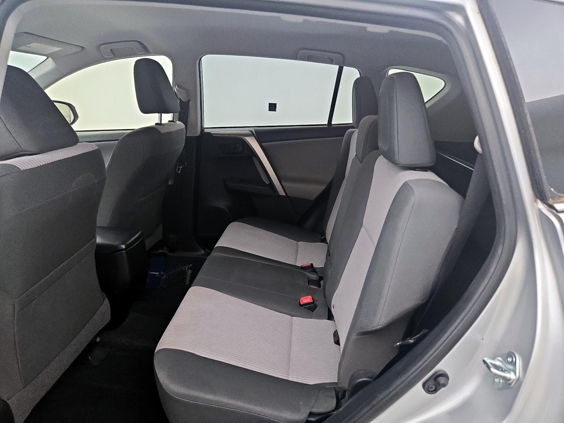 Thumbnail: 2015 Toyota RAV4 - 19