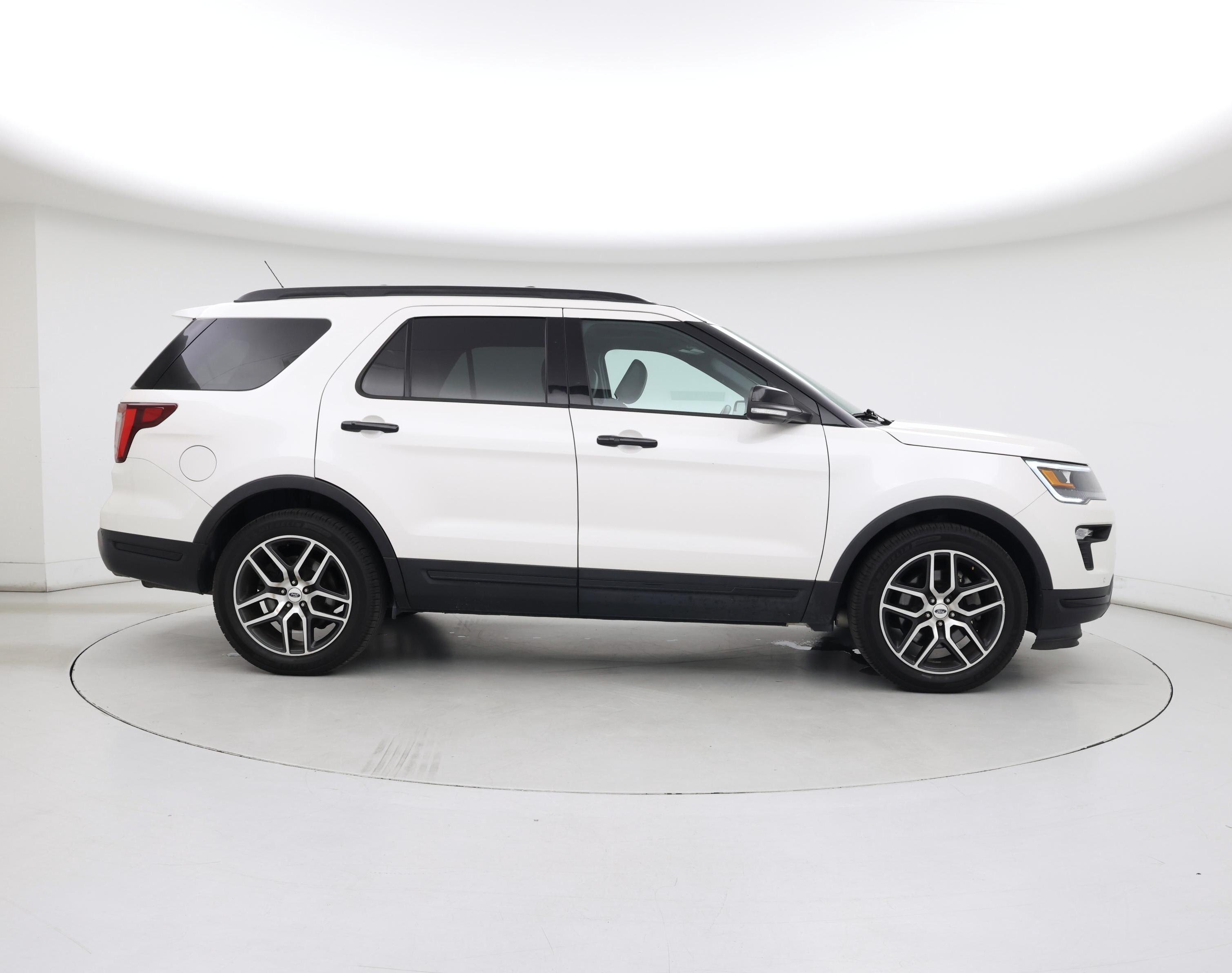 Thumbnail: 2018 Ford Explorer - 7