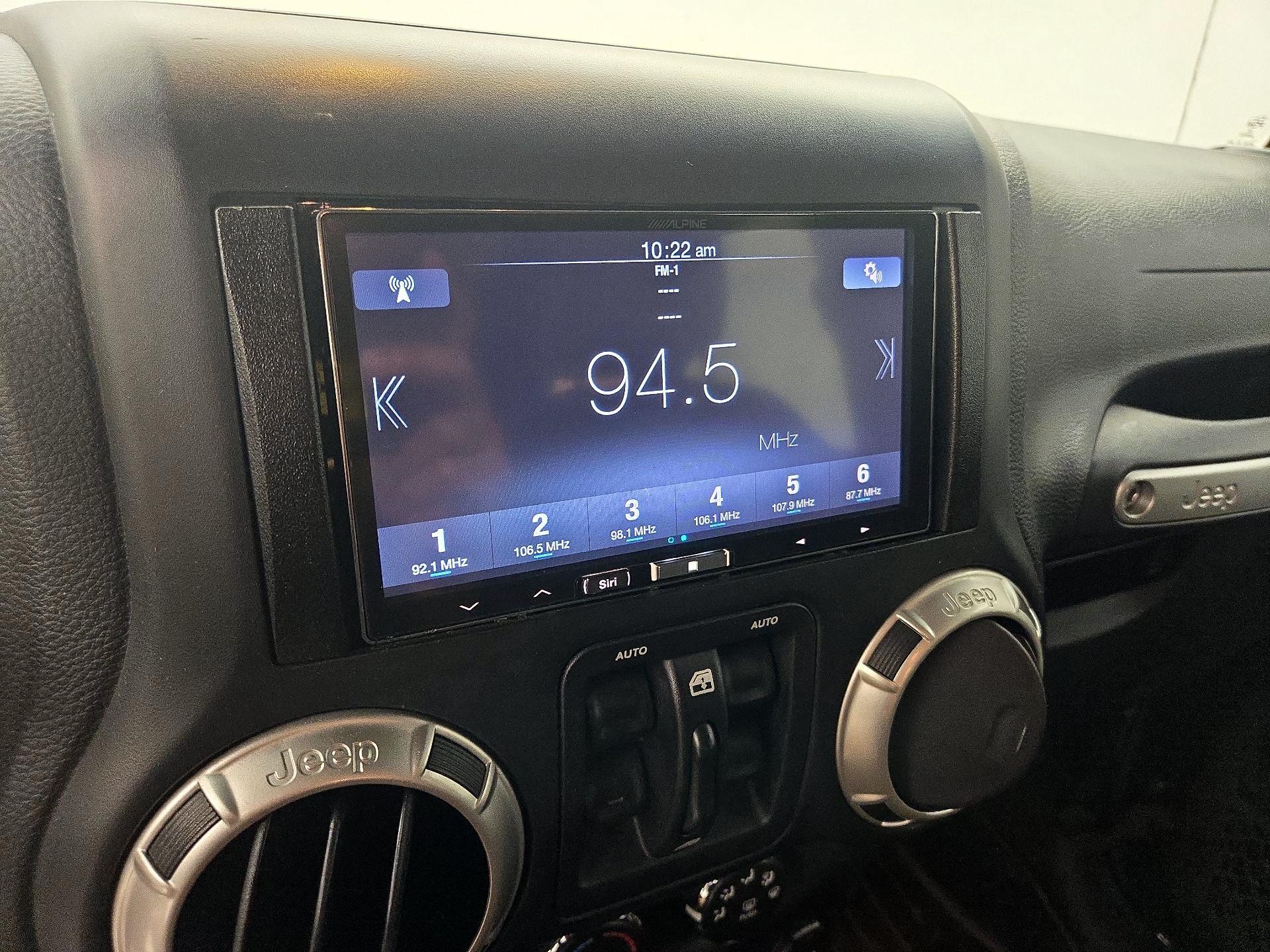 Thumbnail: 2017 Jeep Wrangler - 14