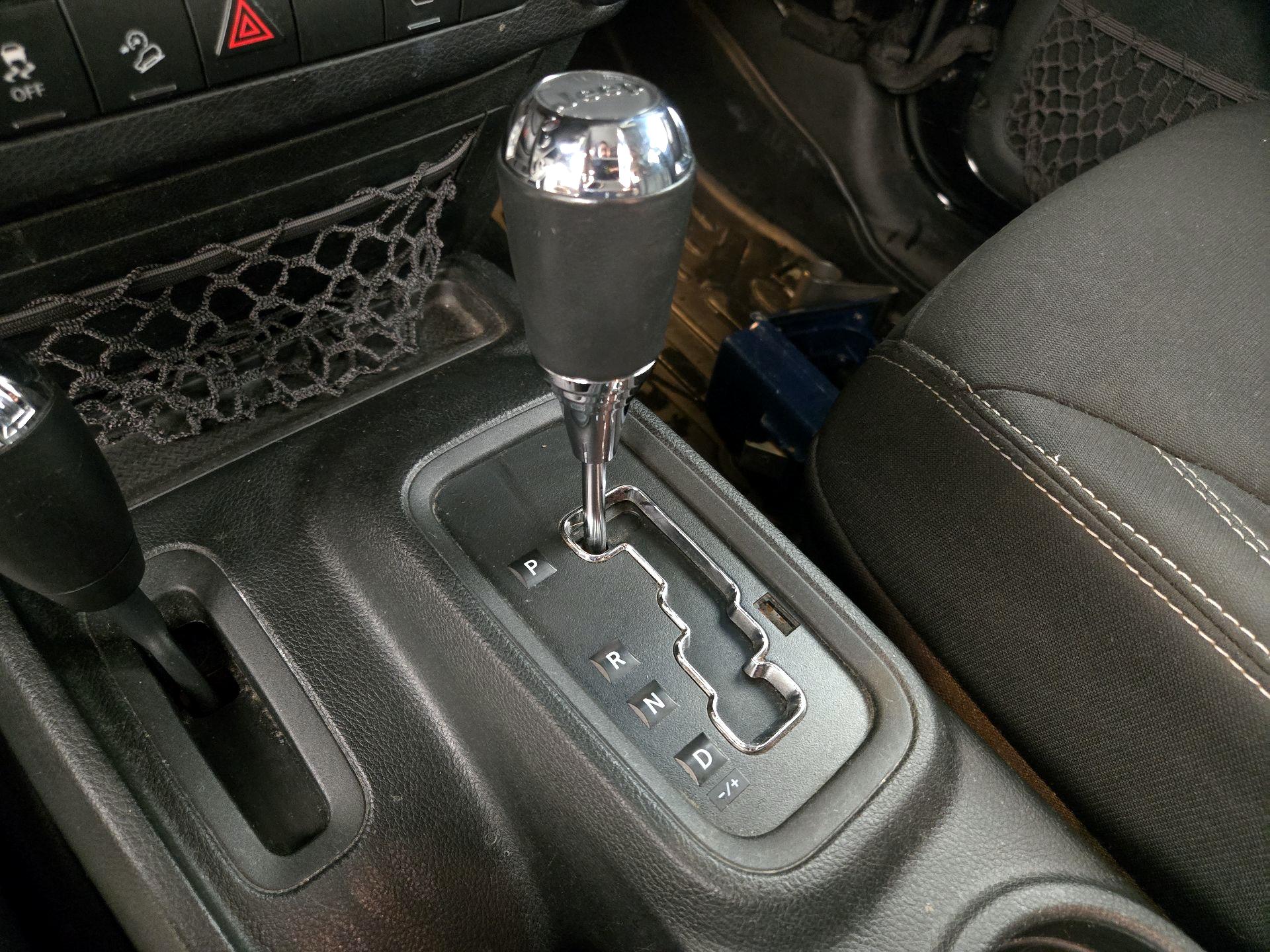 Thumbnail: 2017 Jeep Wrangler - 16