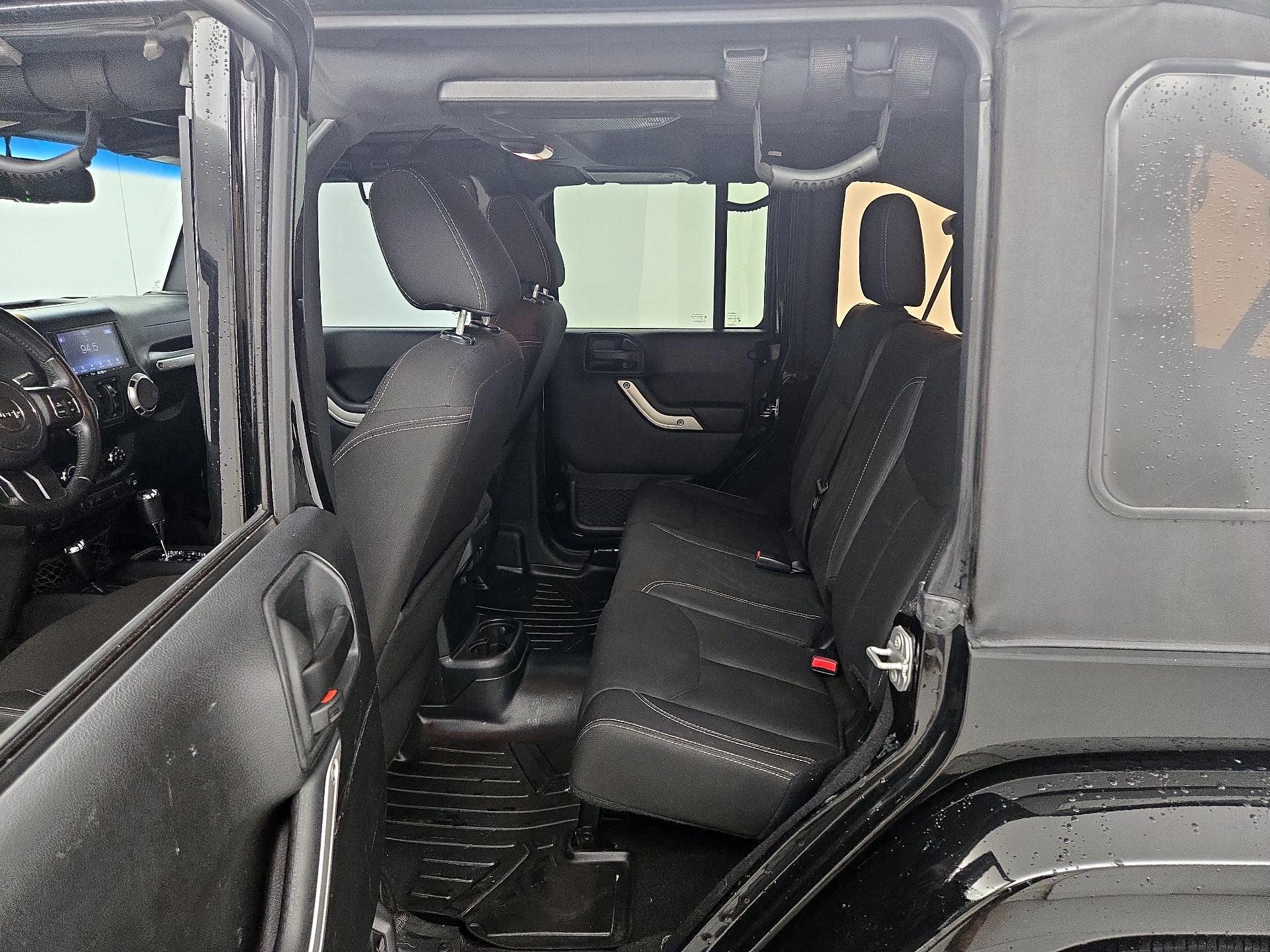 Thumbnail: 2017 Jeep Wrangler - 18