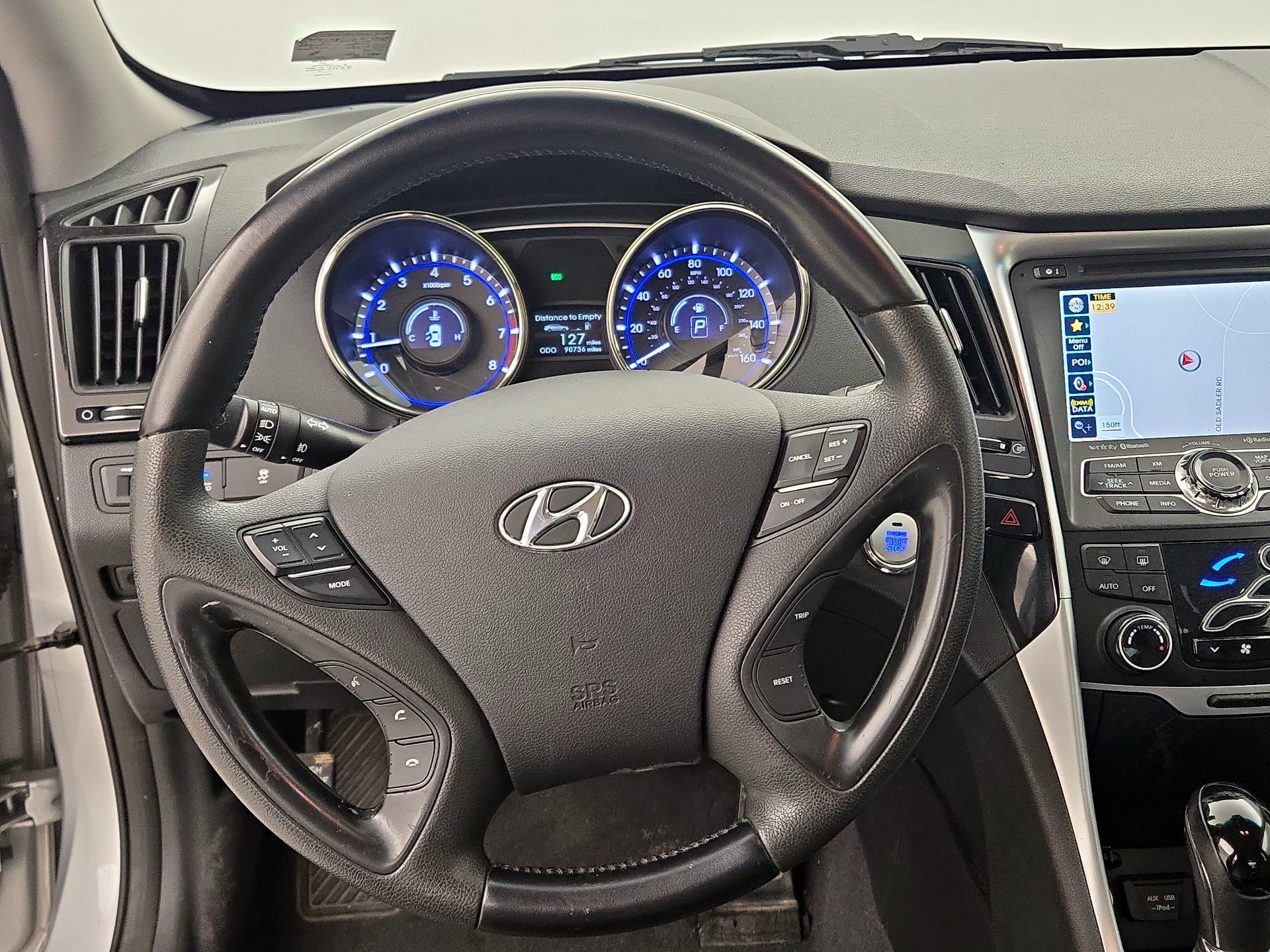 Thumbnail: 2013 Hyundai Sonata - 10