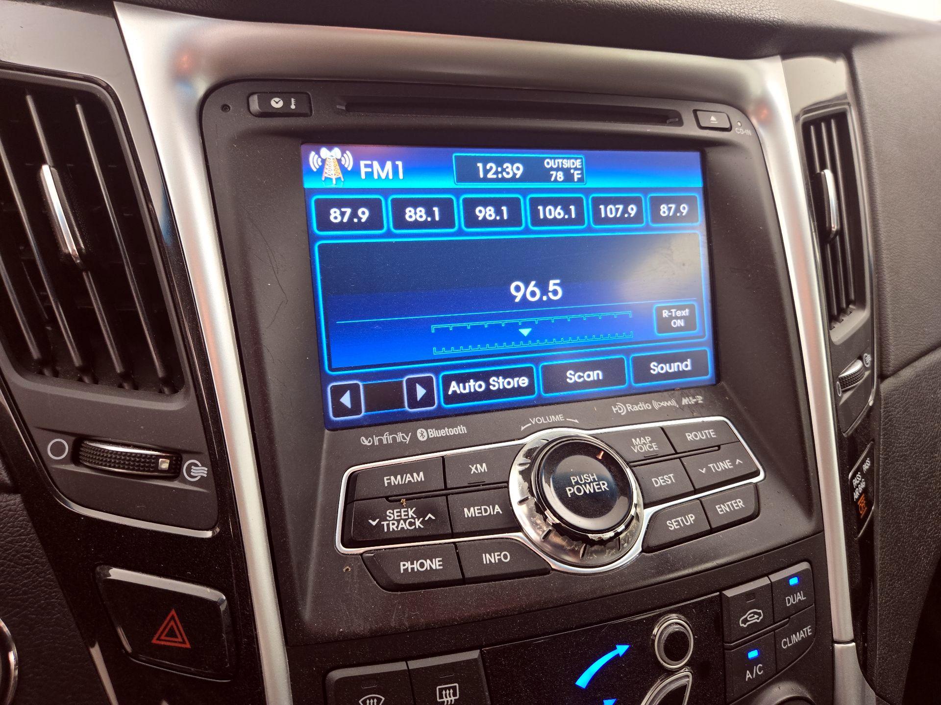 Thumbnail: 2013 Hyundai Sonata - 16