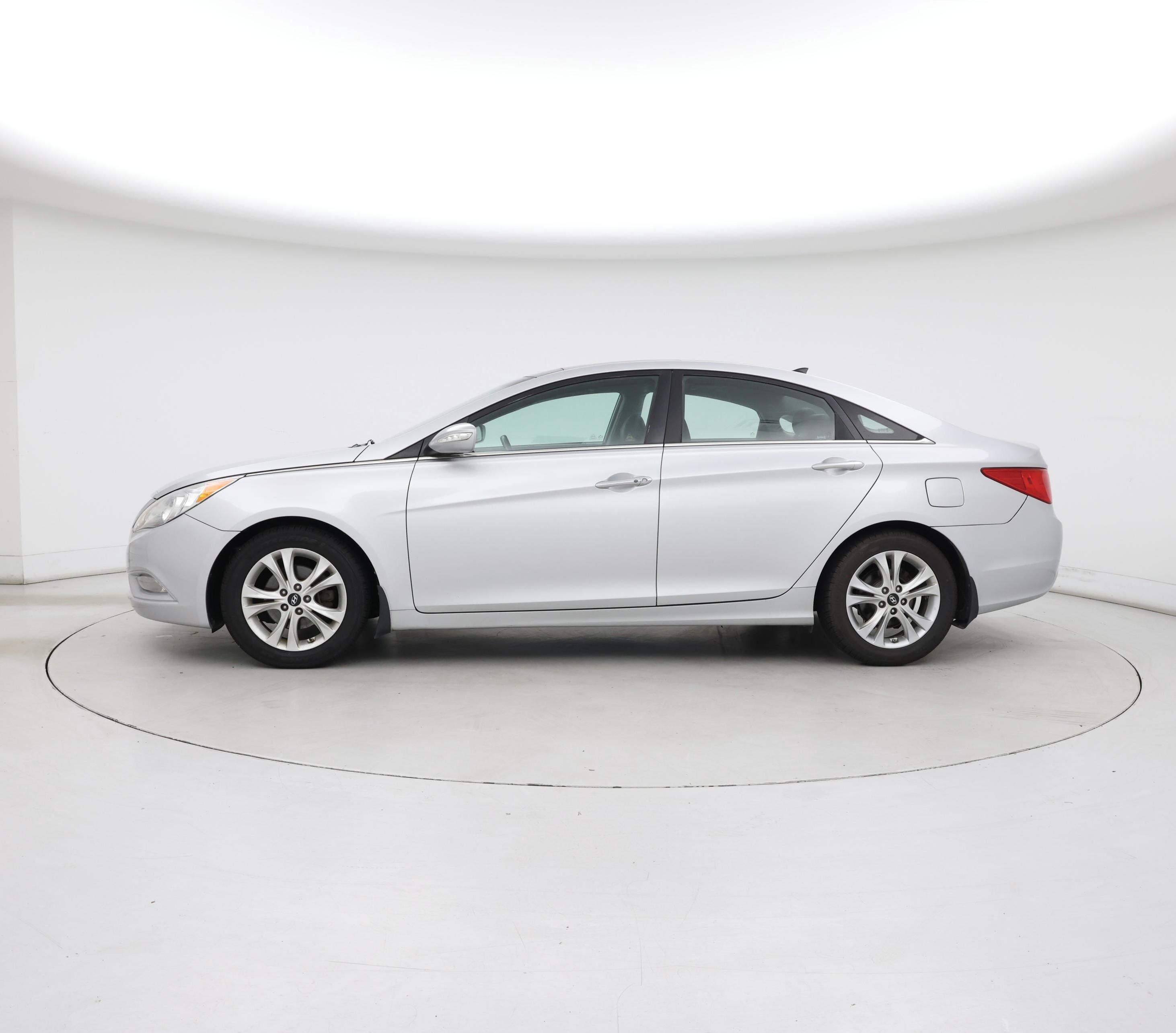 Thumbnail: 2013 Hyundai Sonata - 3