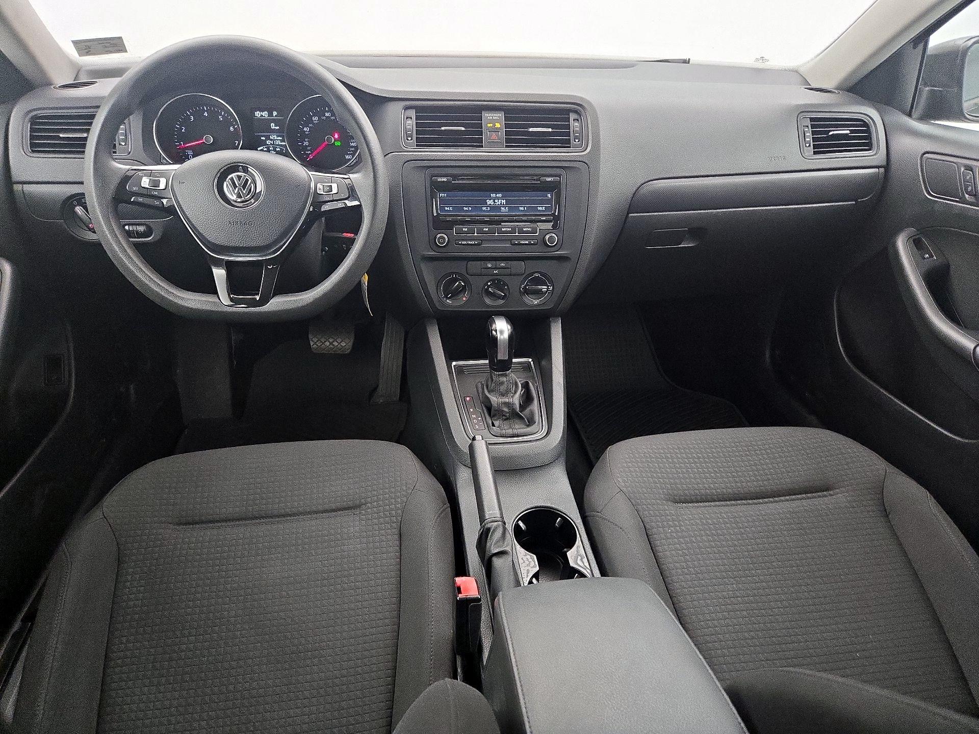Thumbnail: 2015 Volkswagen Jetta - 9