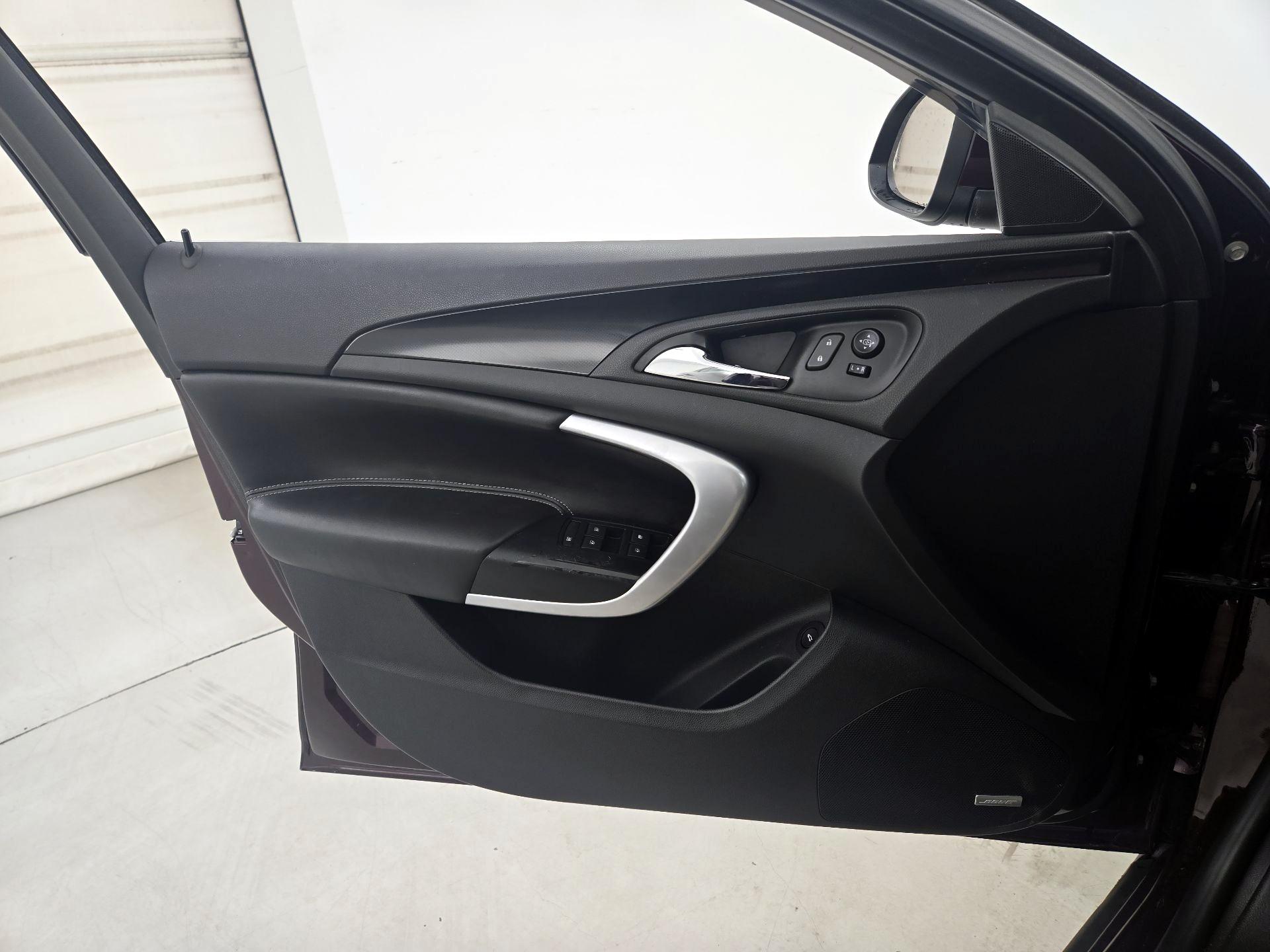 Thumbnail: 2017 Buick Regal - 12