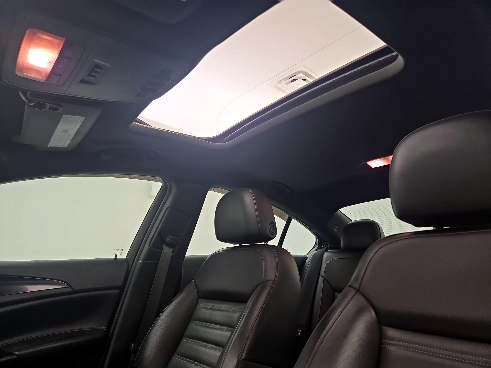 Thumbnail: 2017 Buick Regal - 20