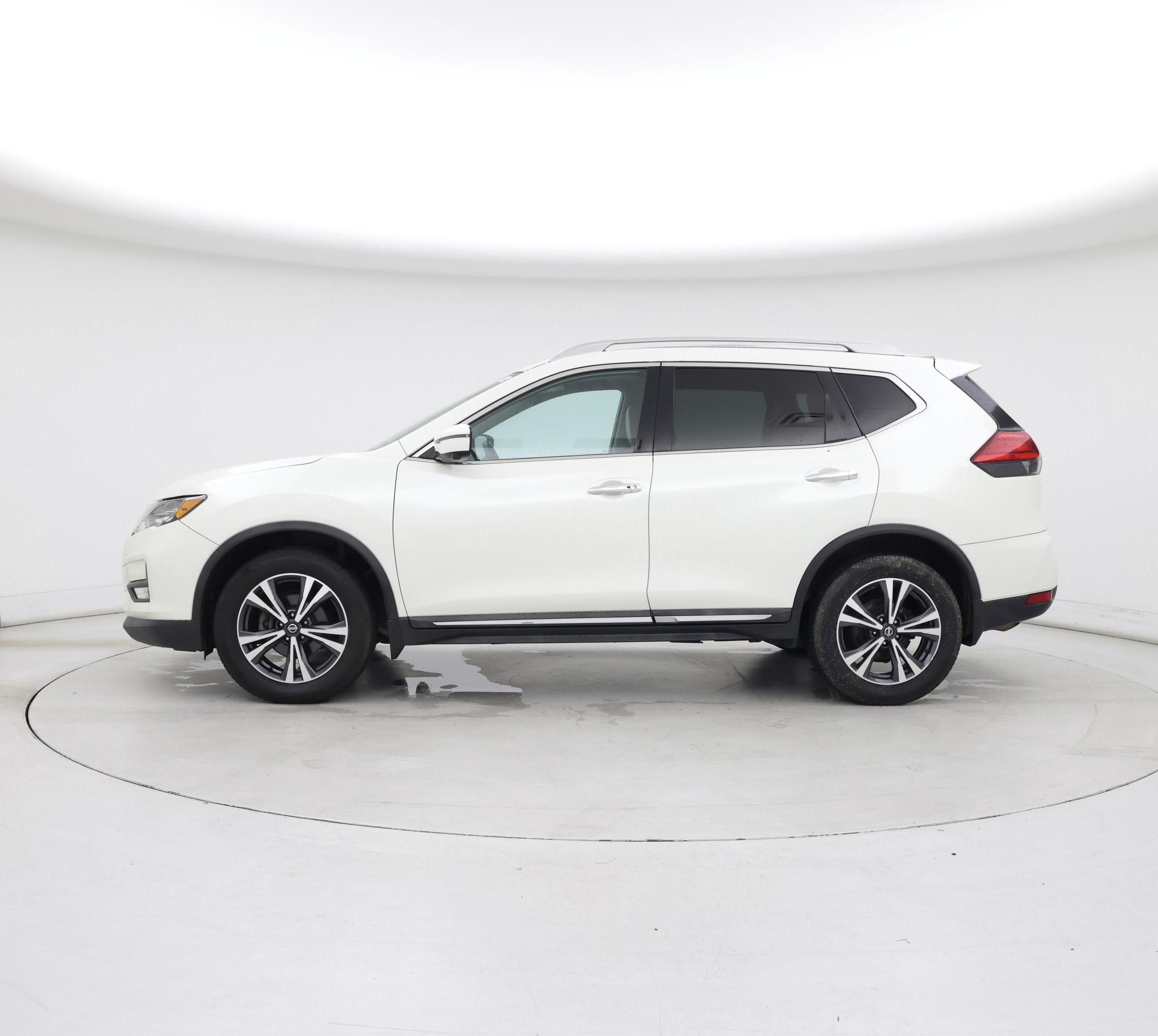 Thumbnail: 2017 Nissan Rogue - 3