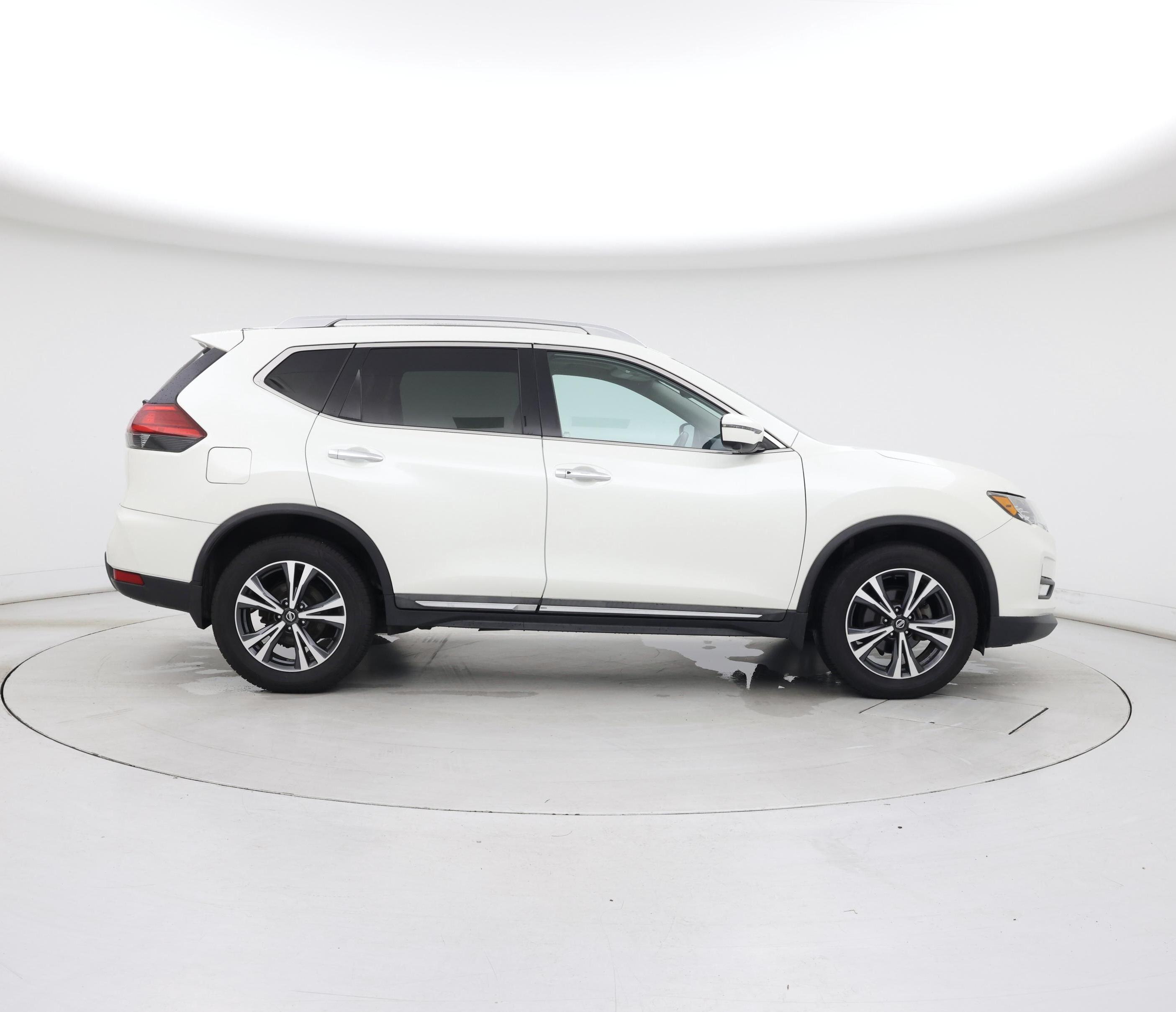 Thumbnail: 2017 Nissan Rogue - 7