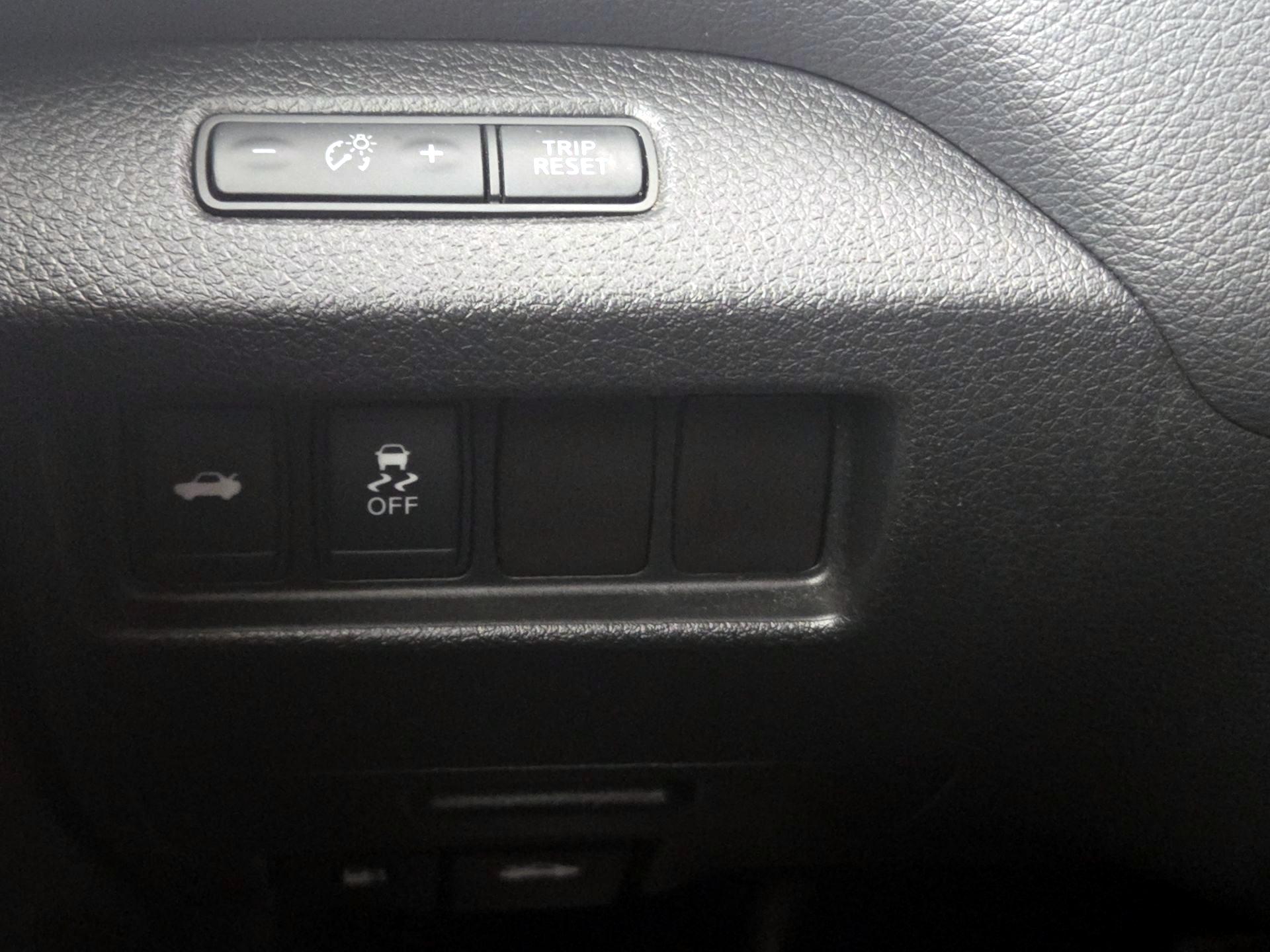 Thumbnail: 2016 Nissan Altima - 13