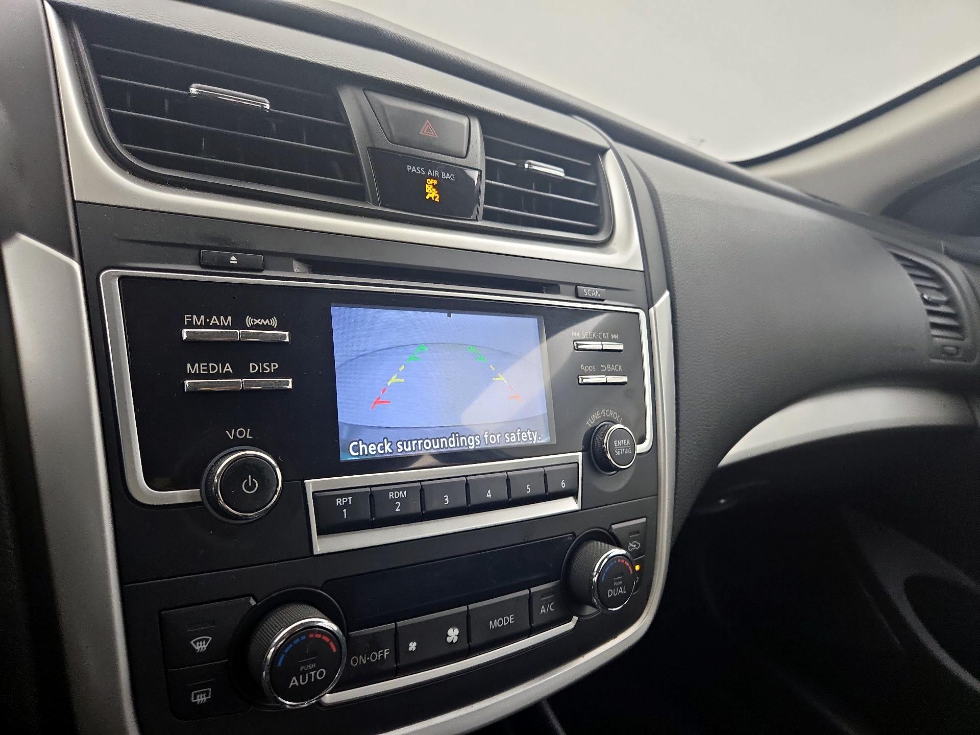 Thumbnail: 2016 Nissan Altima - 14