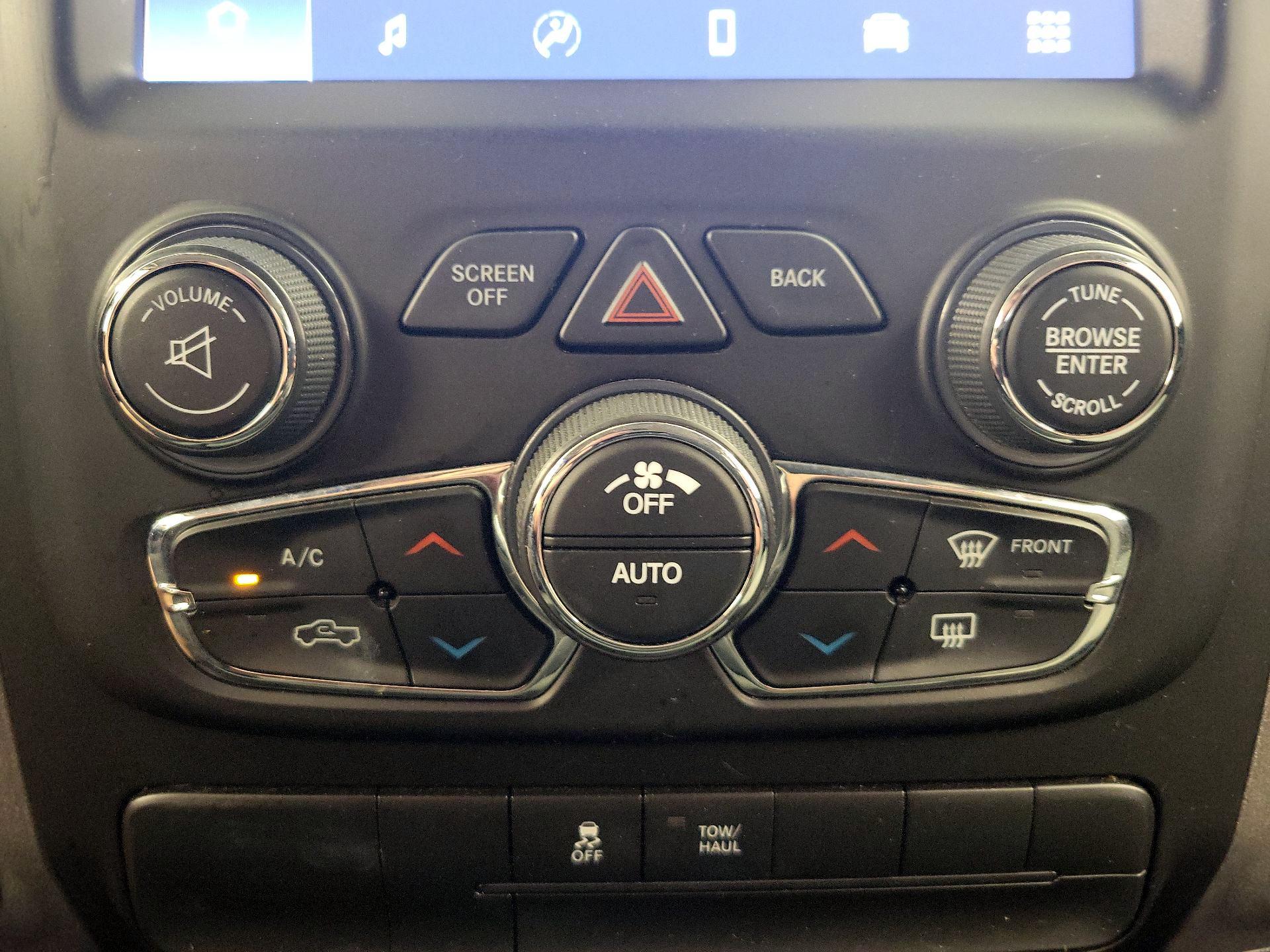 Thumbnail: 2022 RAM 1500 Classic - 16