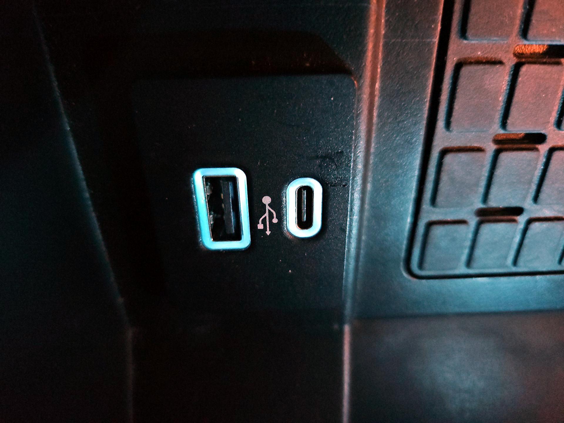 Thumbnail: 2022 Ford Expedition - 18