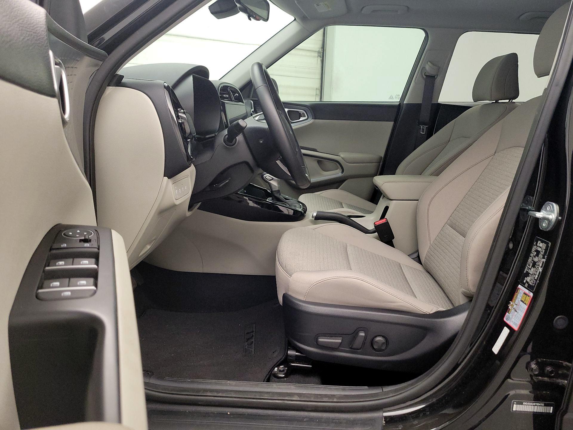 Thumbnail: 2023 Kia Soul - 11