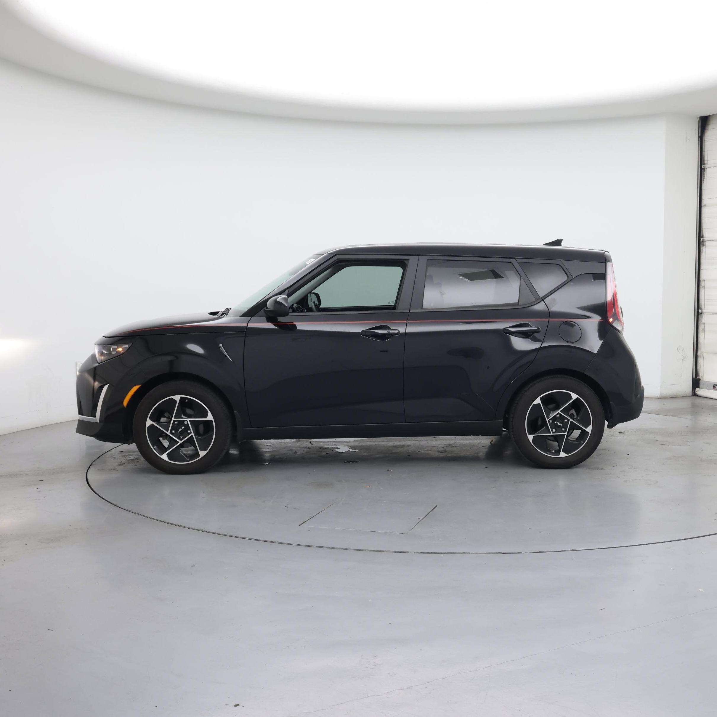 Thumbnail: 2023 Kia Soul - 3
