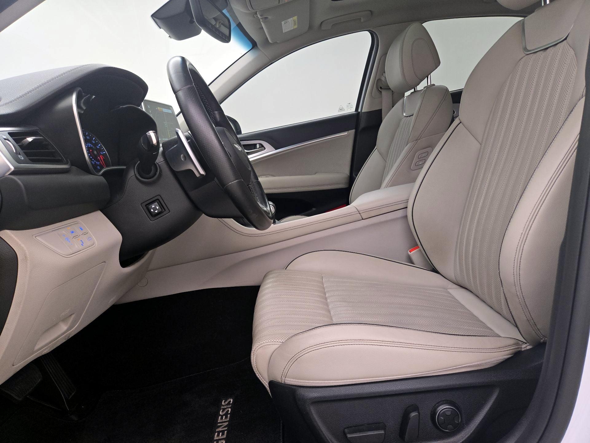 Thumbnail: 2019 Genesis G70 - 11
