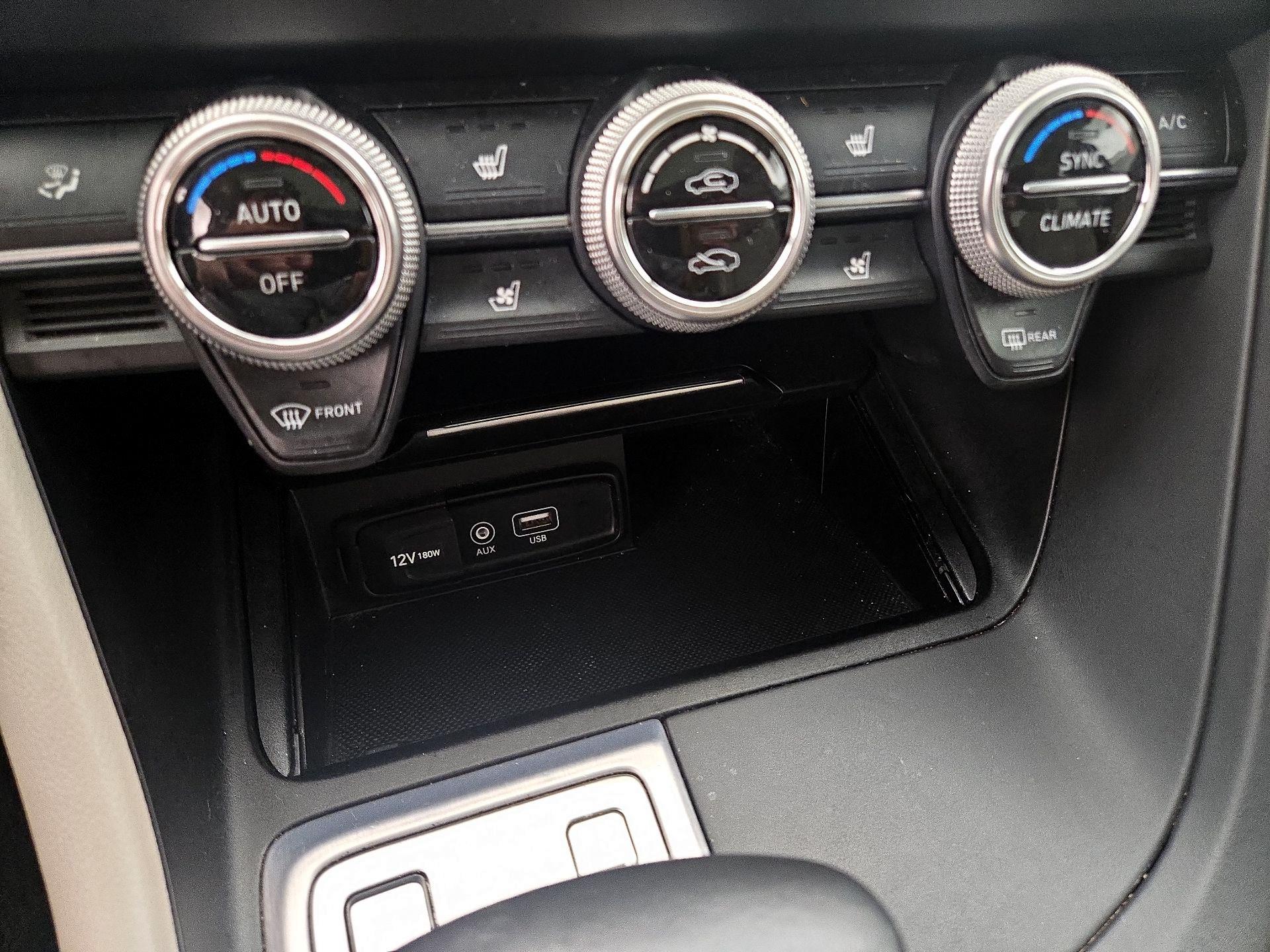 Thumbnail: 2019 Genesis G70 - 17