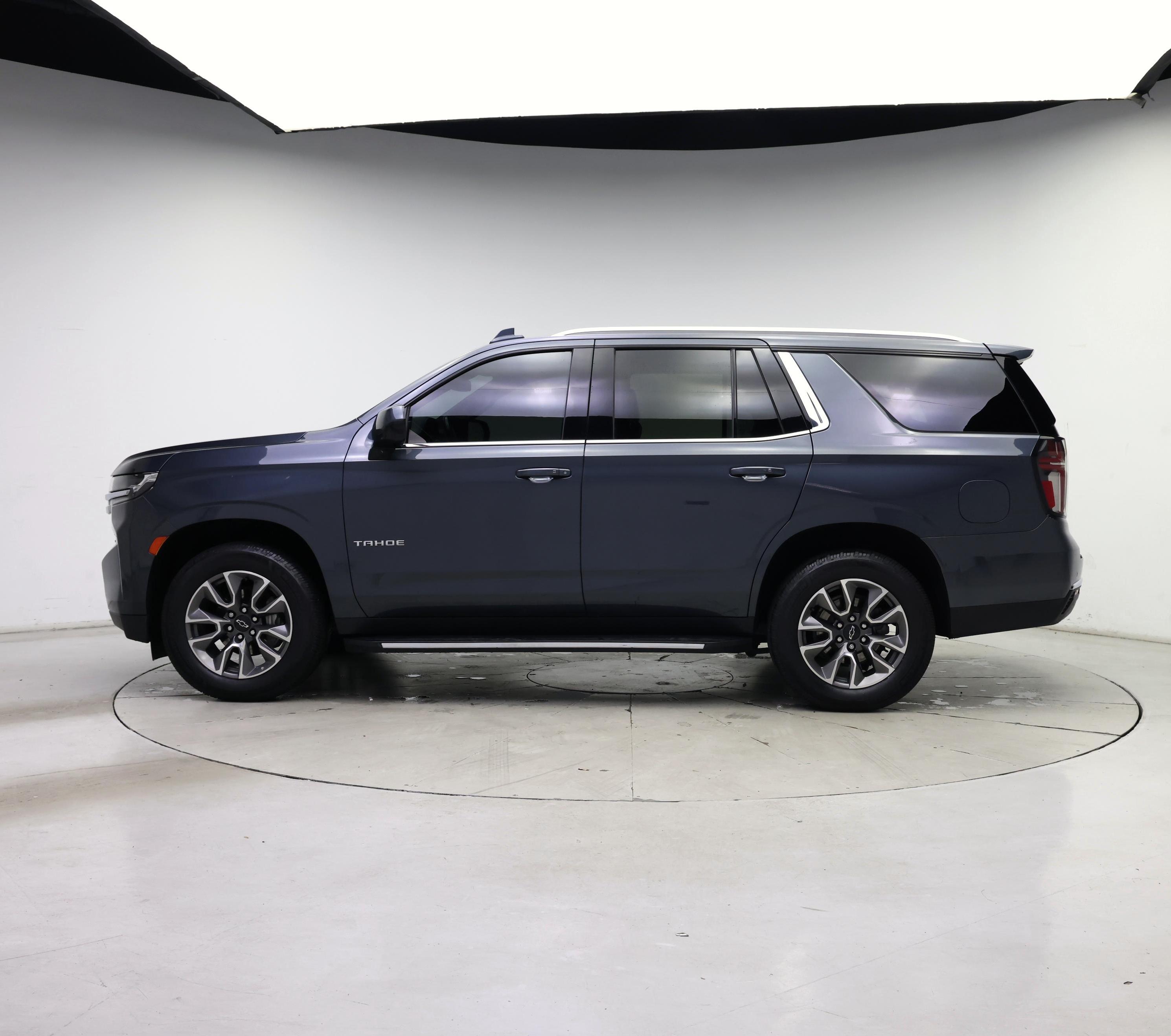 Thumbnail: 2021 Chevrolet Tahoe - 3