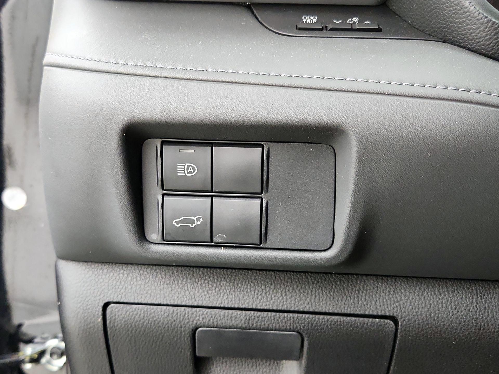 Thumbnail: 2021 Toyota Highlander - 13