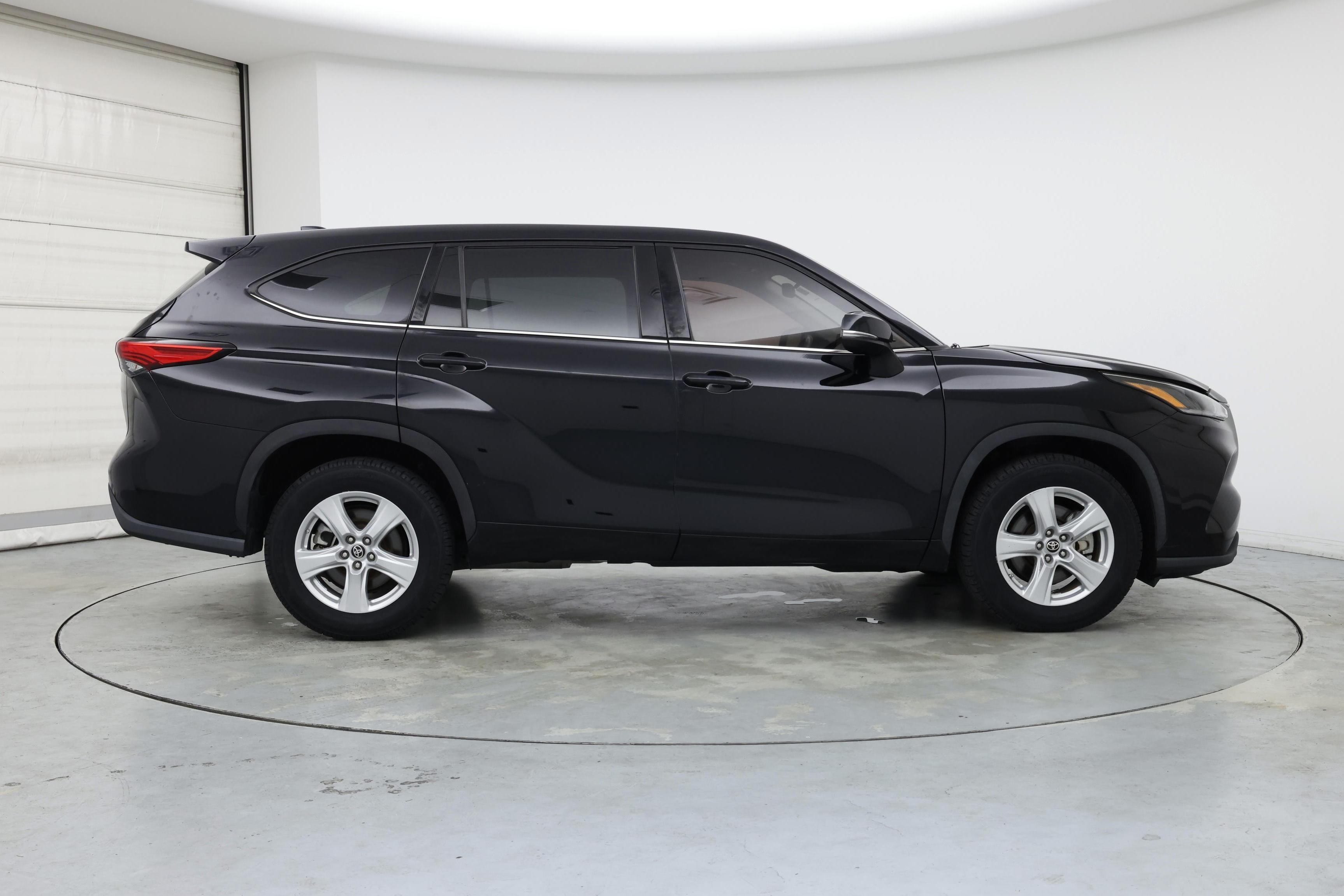 Thumbnail: 2021 Toyota Highlander - 7