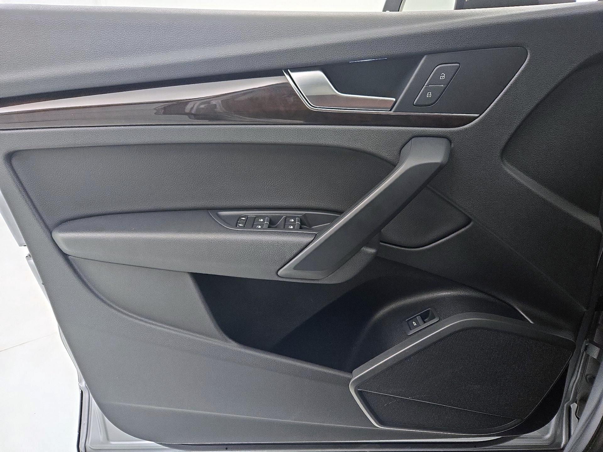 Thumbnail: 2019 Audi Q5 - 12