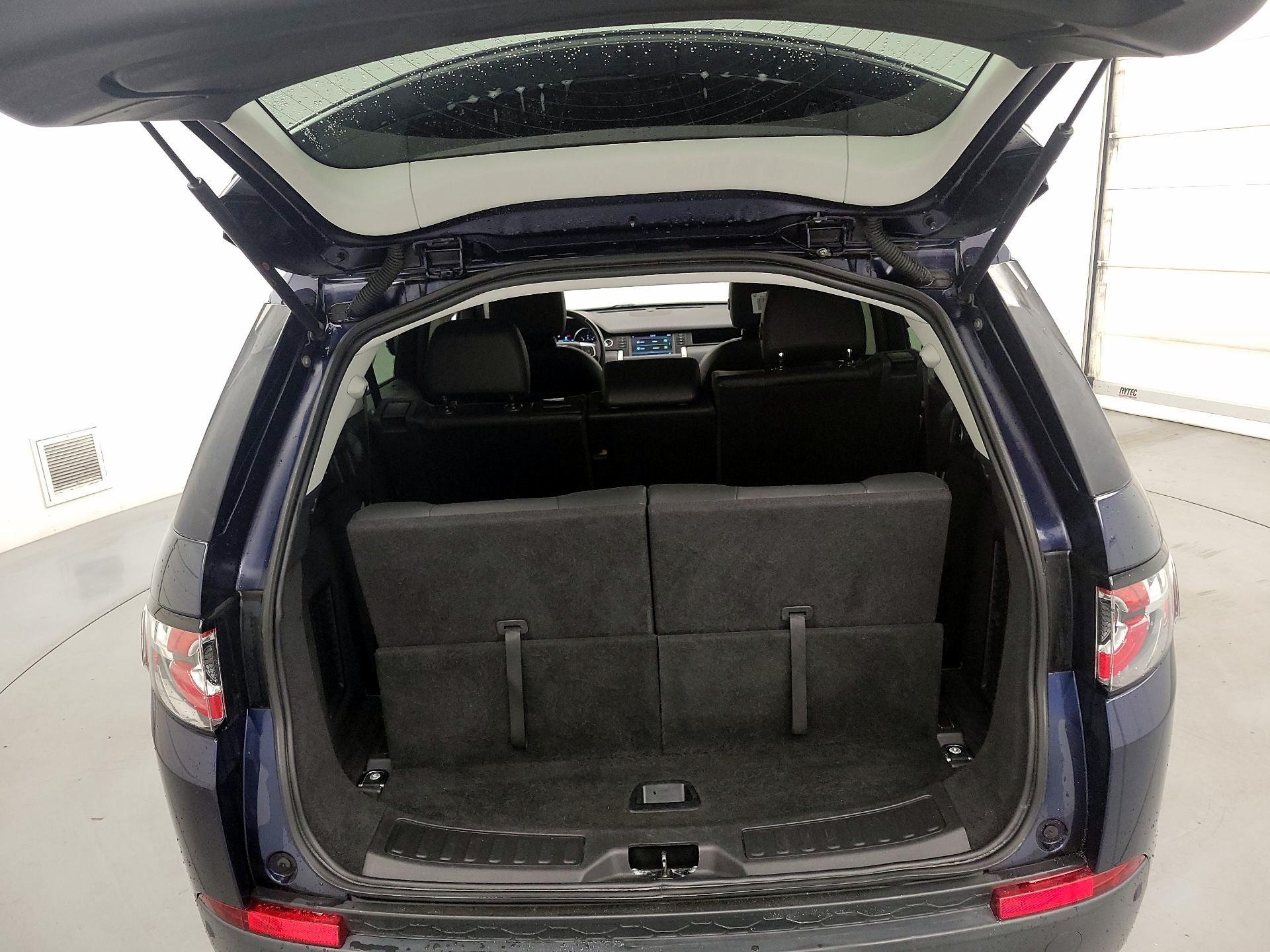 Thumbnail: 2019 Land Rover Discovery Sport - 16