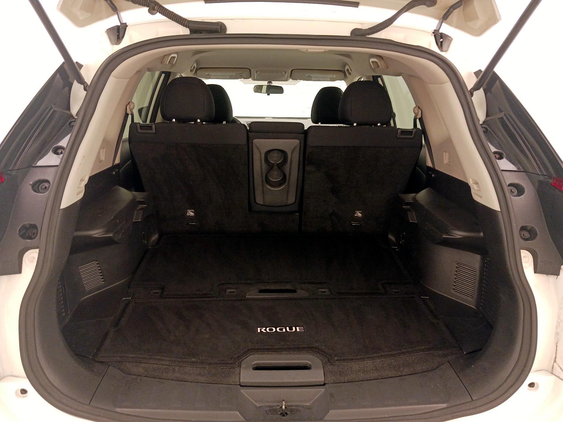 Thumbnail: 2017 Nissan Rogue - 20