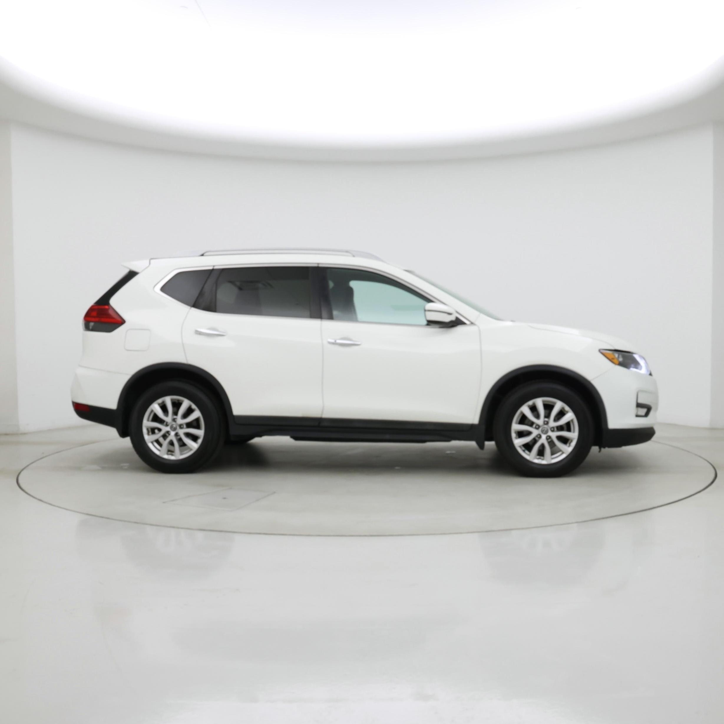 Thumbnail: 2017 Nissan Rogue - 7
