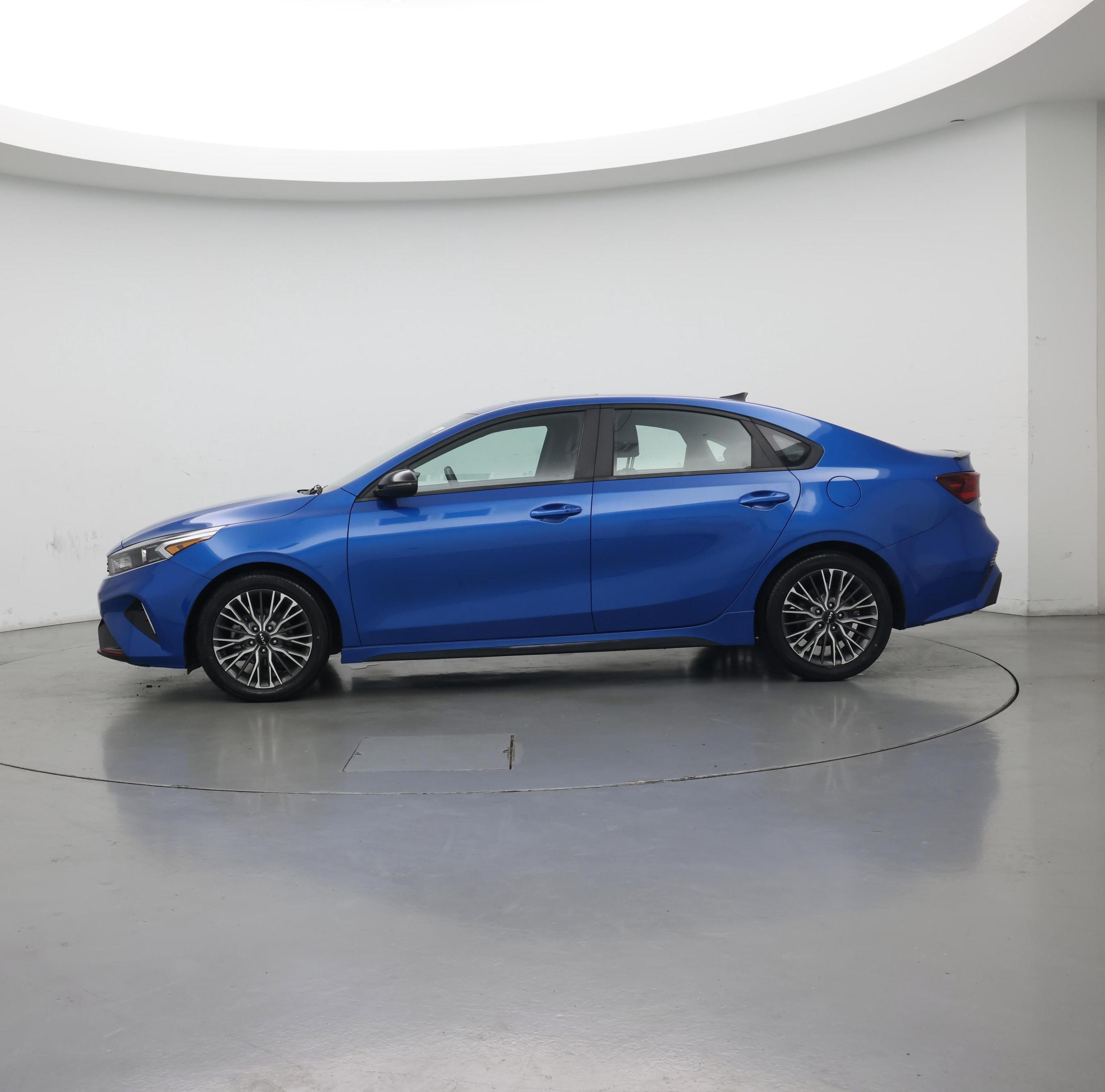 Thumbnail: 2022 Kia Forte - 3