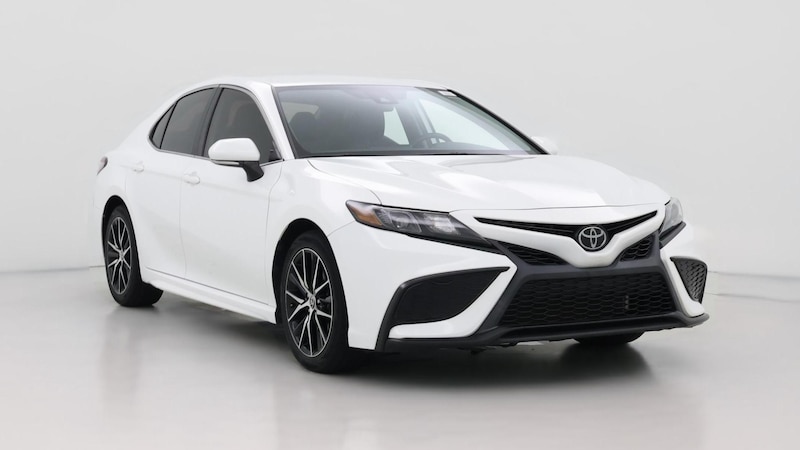 2022 Toyota Camry SE Hero Image