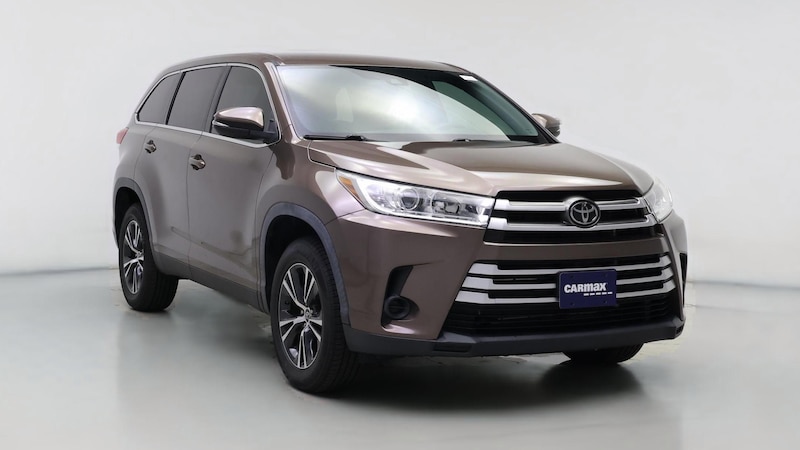 2019 Toyota Highlander LE Hero Image