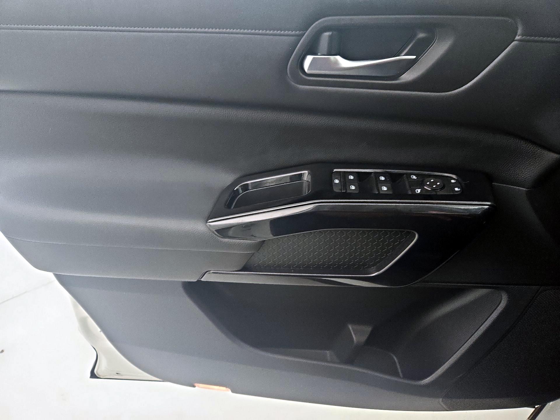 Thumbnail: 2022 Nissan Pathfinder - 12