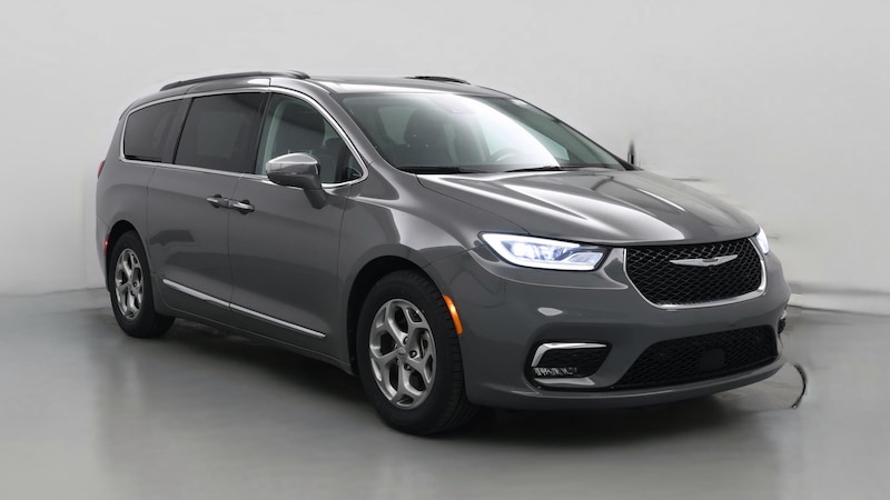 2022 Chrysler Pacifica Limited Hero Image