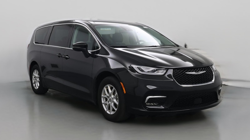 2023 Chrysler Pacifica Touring L Hero Image