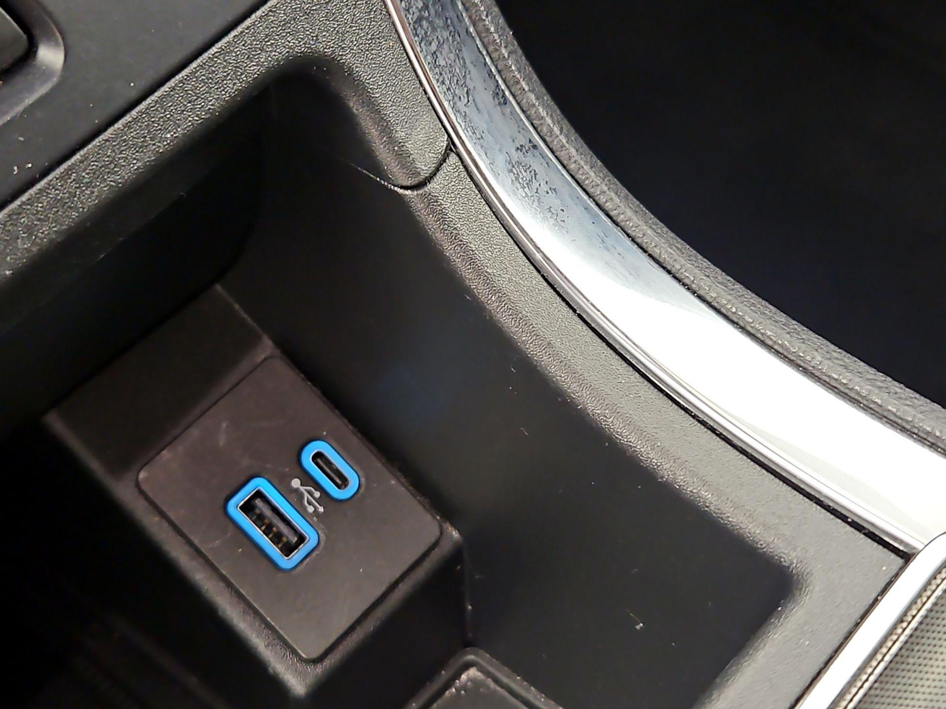 Thumbnail: 2023 Ford Edge - 17