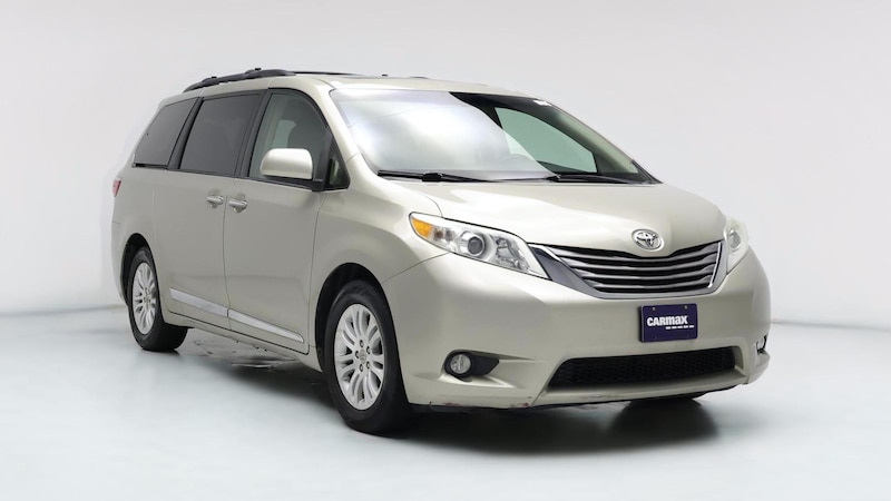 2017 Toyota Sienna XLE Hero Image