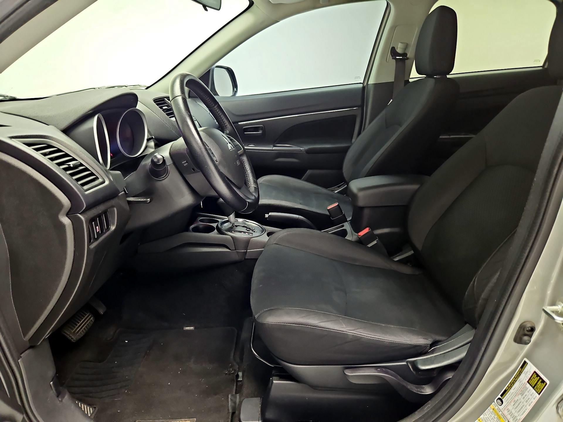 Thumbnail: 2015 Mitsubishi Outlander Sport - 11