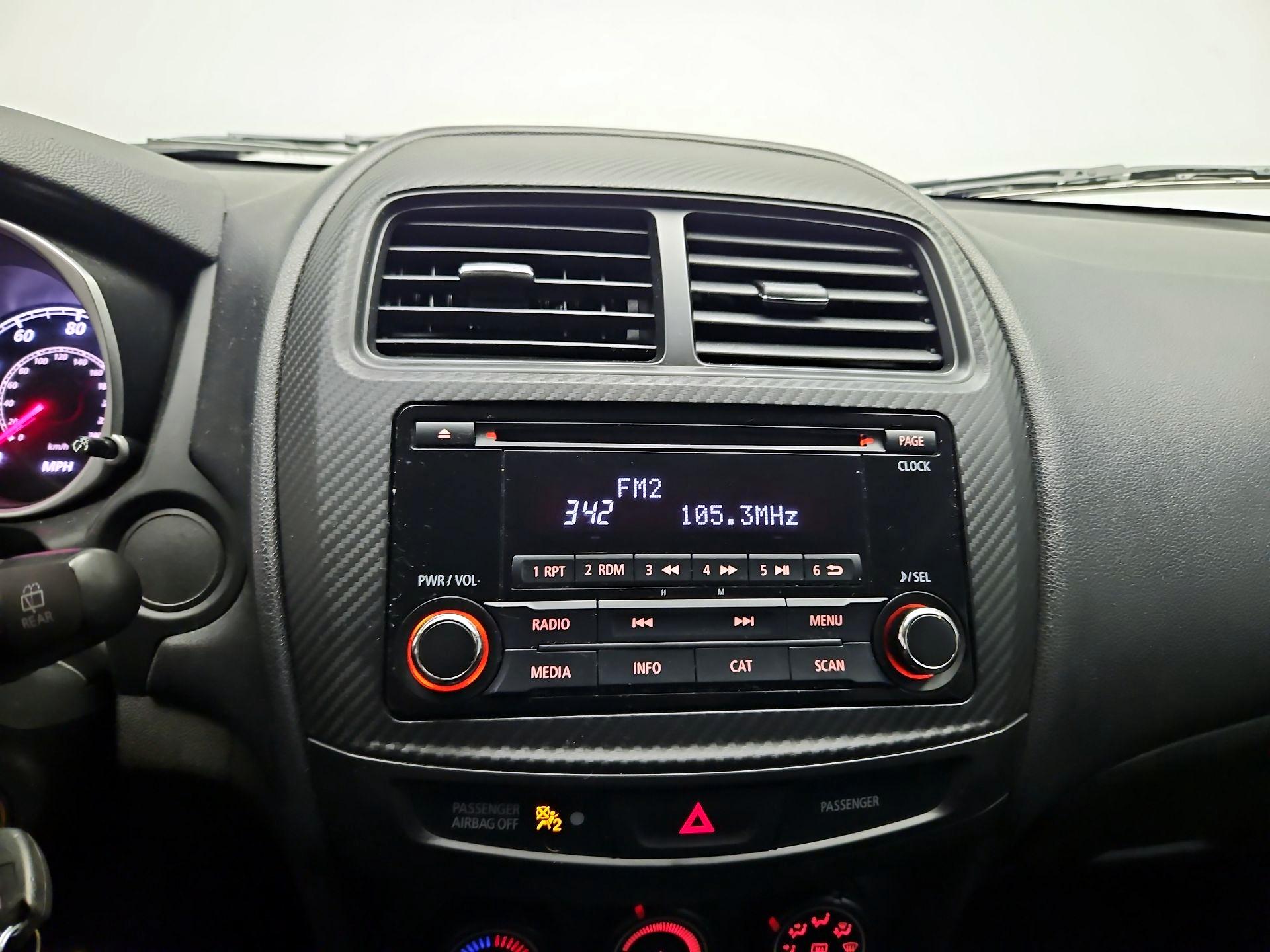 Thumbnail: 2015 Mitsubishi Outlander Sport - 13