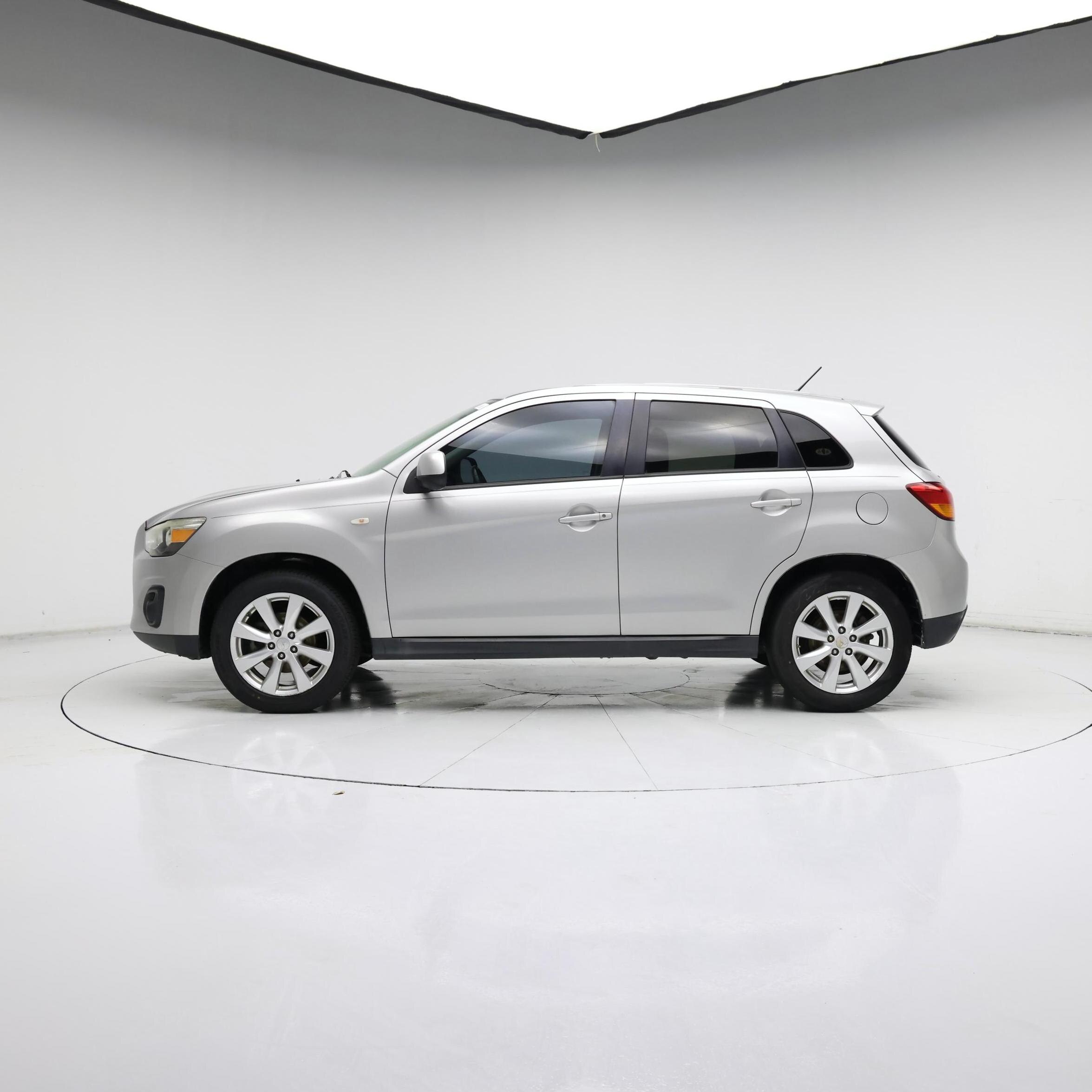 Thumbnail: 2015 Mitsubishi Outlander Sport - 3