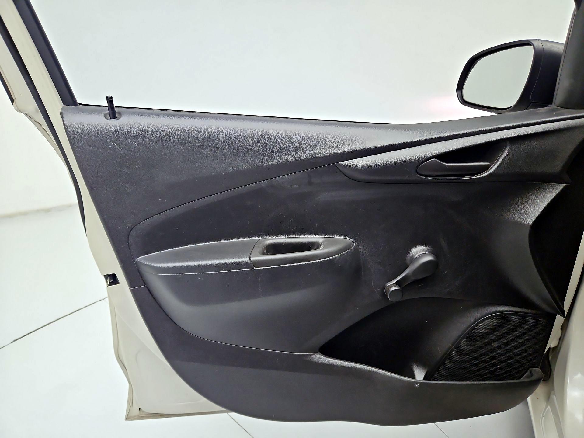 Thumbnail: 2016 Chevrolet Spark - 12