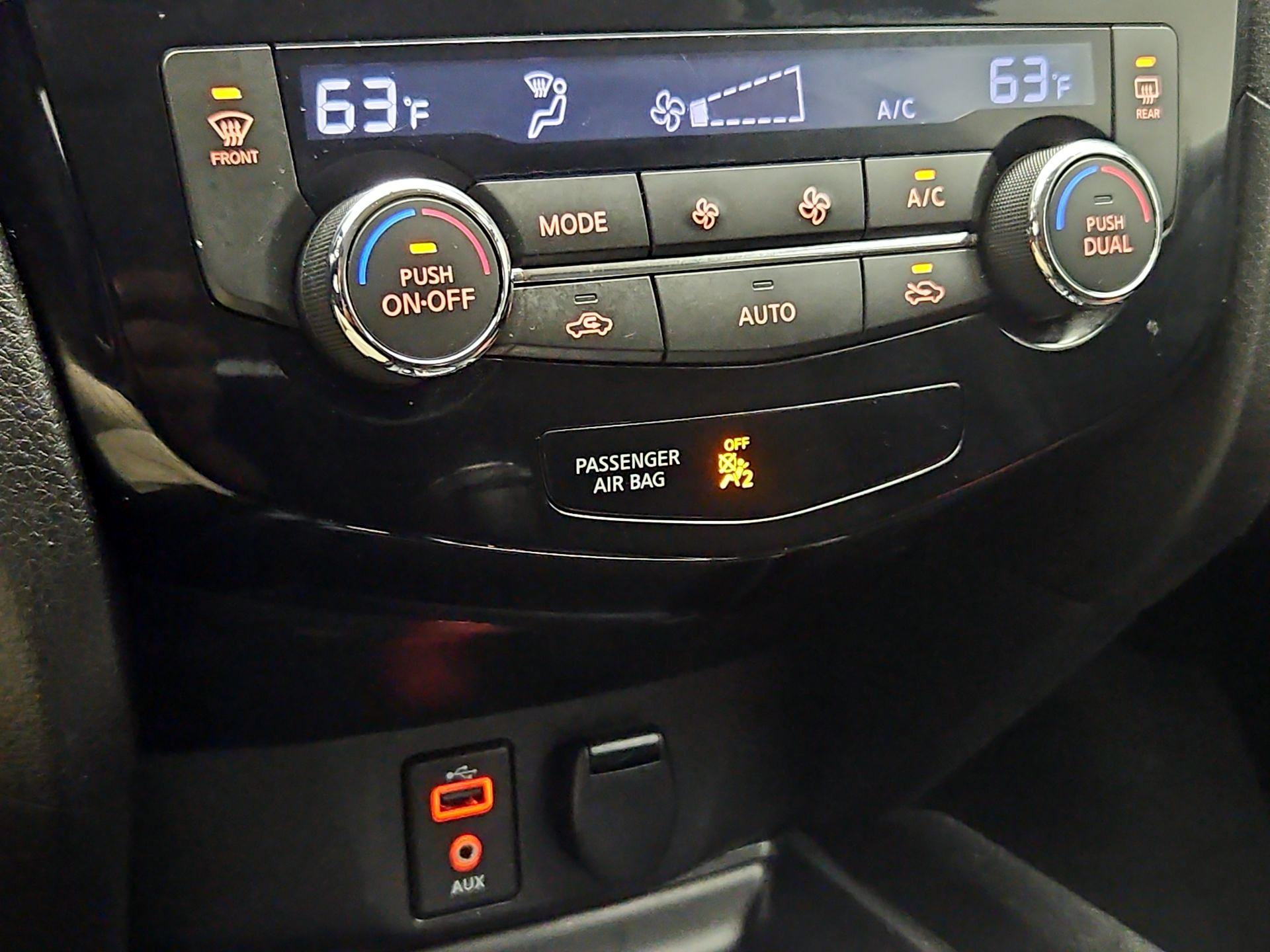 Thumbnail: 2017 Nissan Rogue - 16