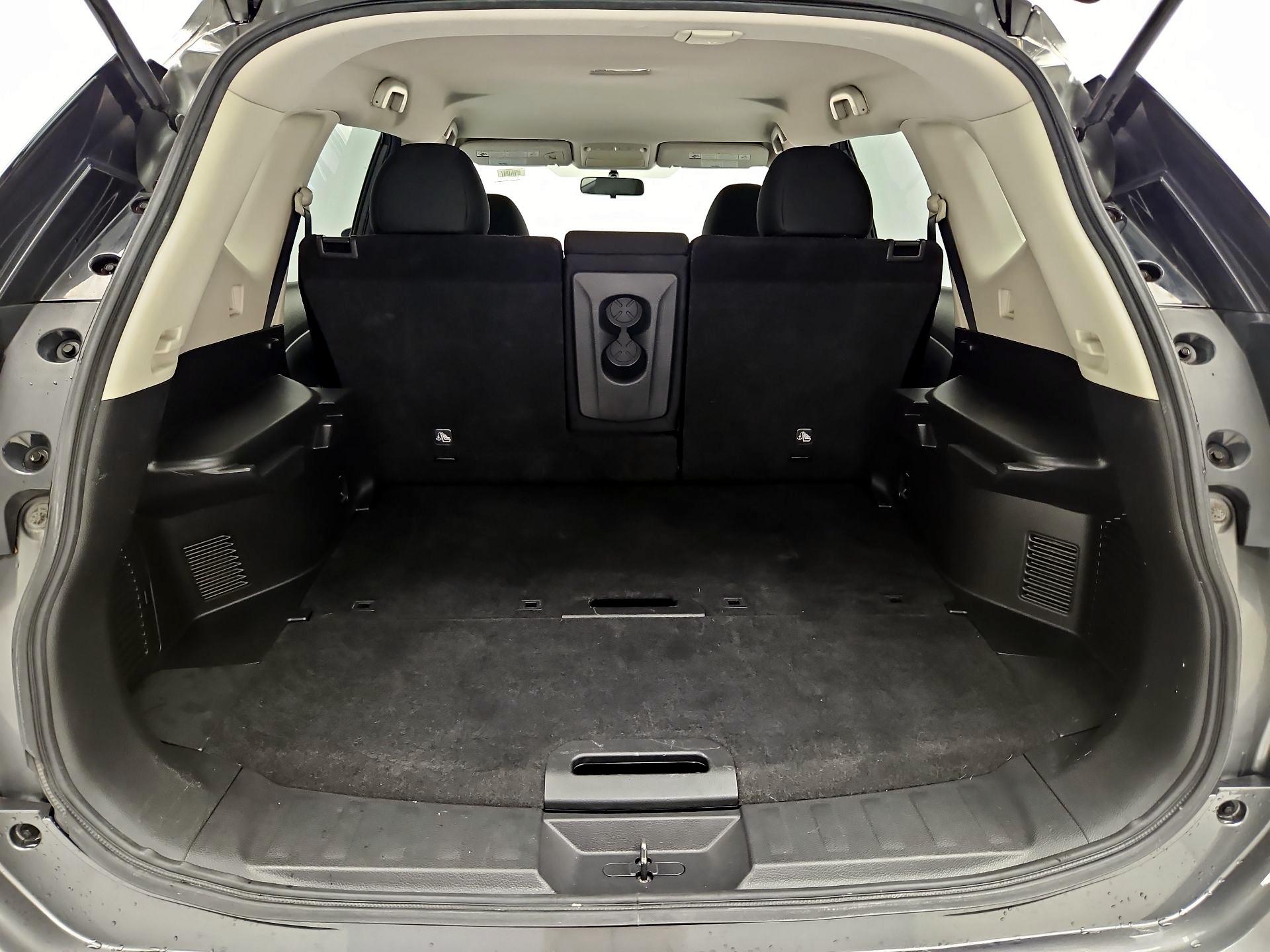 Thumbnail: 2017 Nissan Rogue - 20